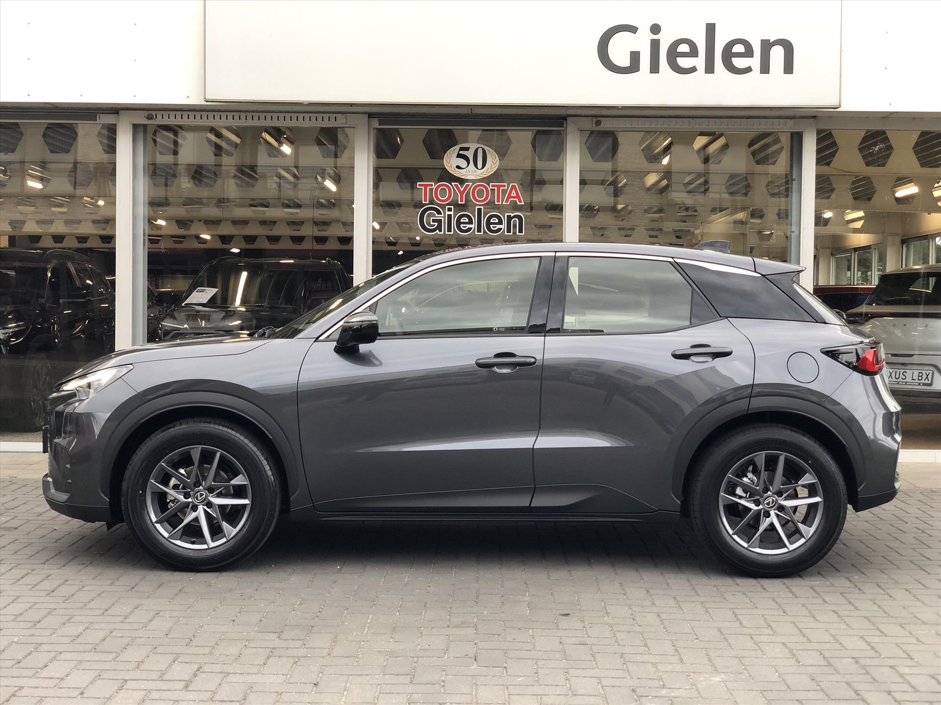 Lexus LBX 1.5 Comfort & Safety Pack | Dodehoekherkenning, Parkeersensoren, Keyless, Stoelverwarming, Snel leverbaar! 45414039-1.jpg | Autobedrijf Gielen