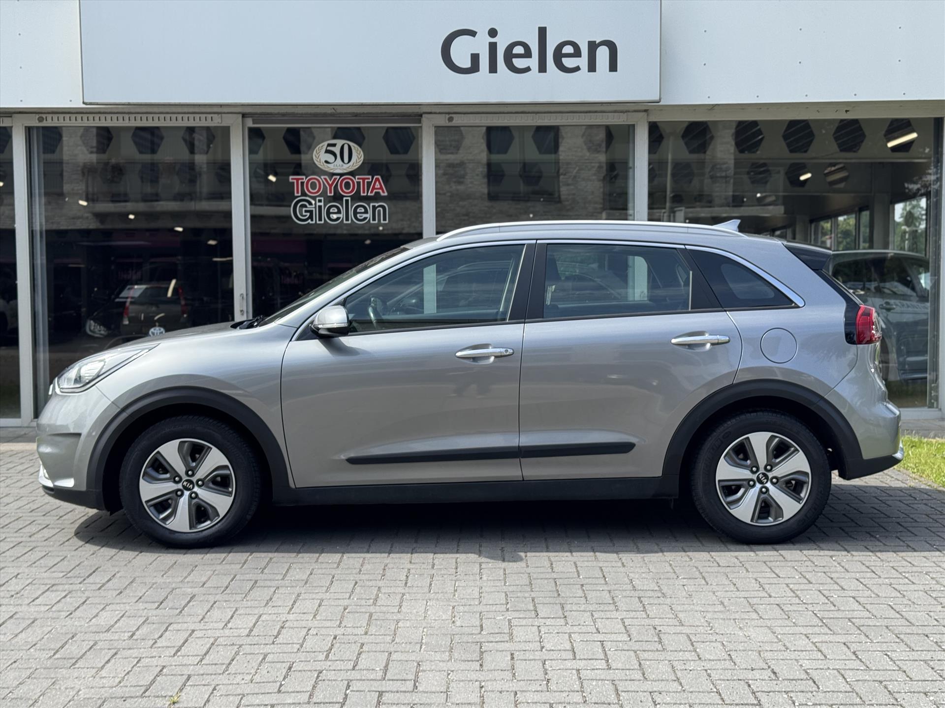 Kia Niro 1.6 GDi Hybrid DynamicLine | Parkeersensoren, Navigatie, Parkeercamera, Apple CarPlay/Android auto 45459808-1.jpg | Autobedrijf Gielen