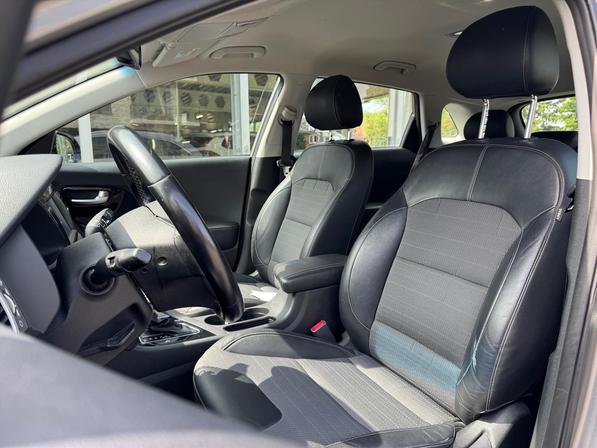 Kia Niro 1.6 GDi Hybrid DynamicLine | Parkeersensoren, Navigatie, Parkeercamera, Apple CarPlay/Android auto 45459808-13.jpg | Autobedrijf Gielen