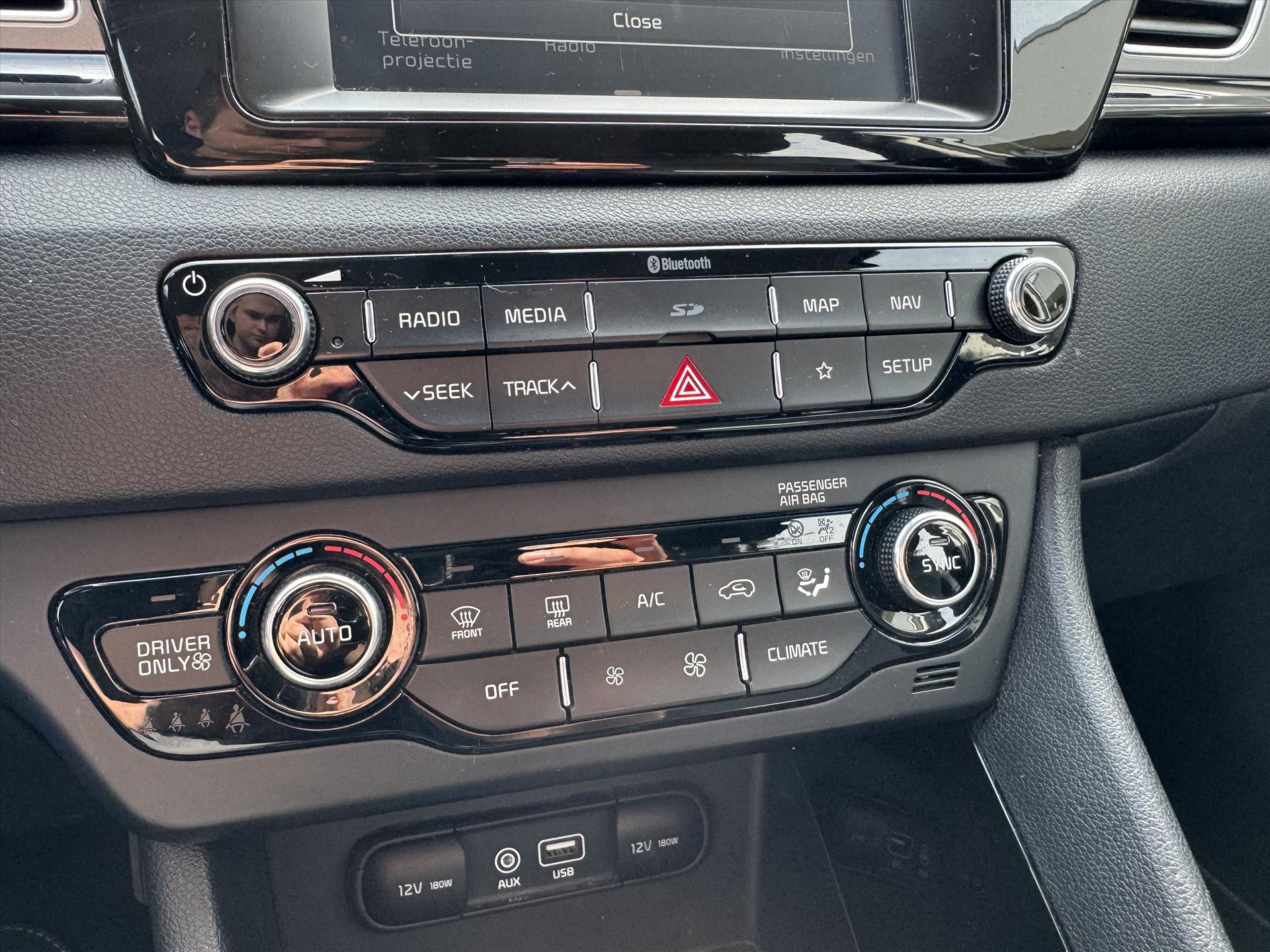 Kia Niro 1.6 GDi Hybrid DynamicLine | Parkeersensoren, Navigatie, Parkeercamera, Apple CarPlay/Android auto 45459808-24.jpg | Autobedrijf Gielen