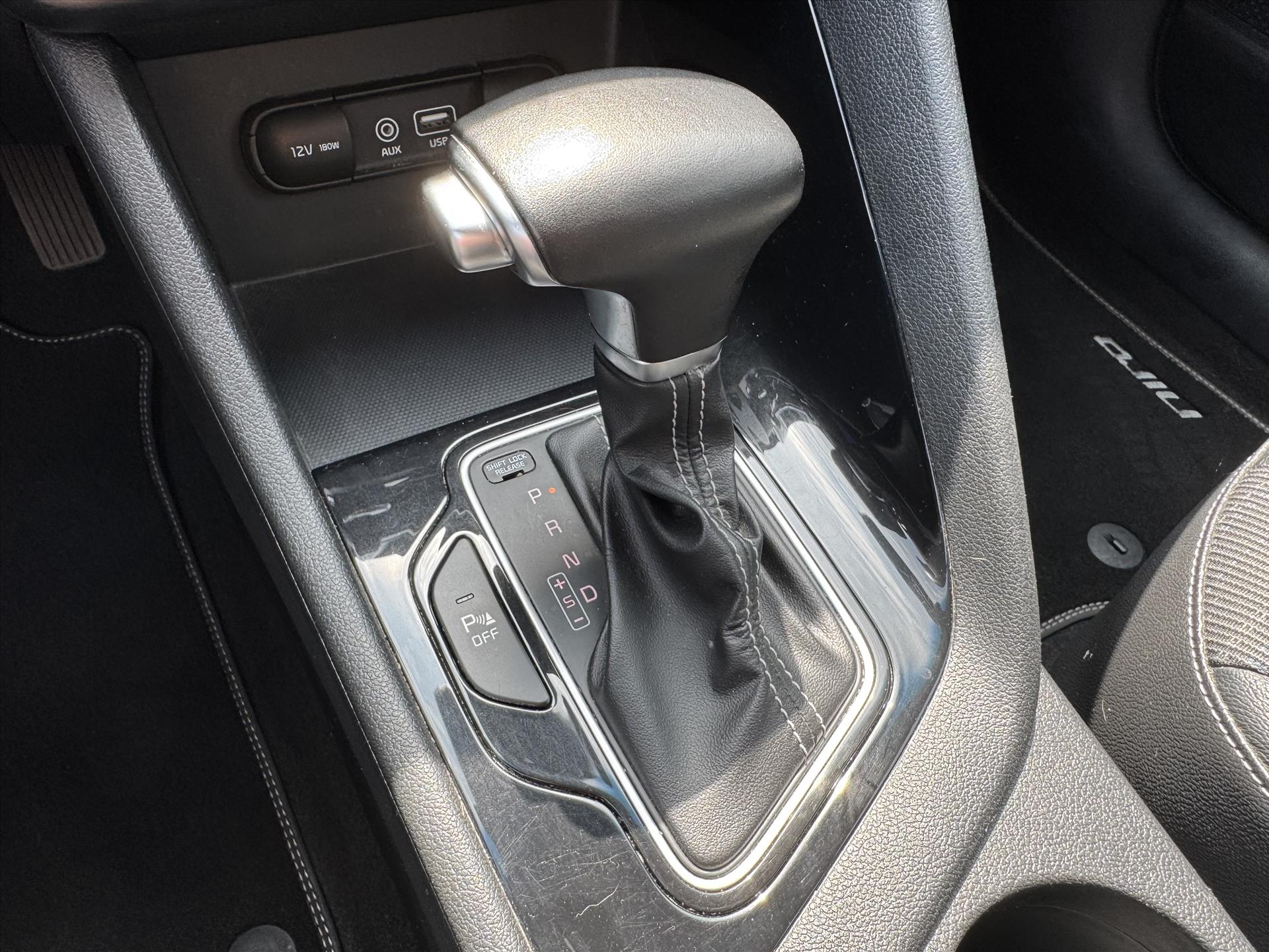 Kia Niro 1.6 GDi Hybrid DynamicLine | Parkeersensoren, Navigatie, Parkeercamera, Apple CarPlay/Android auto 45459808-25.jpg | Autobedrijf Gielen