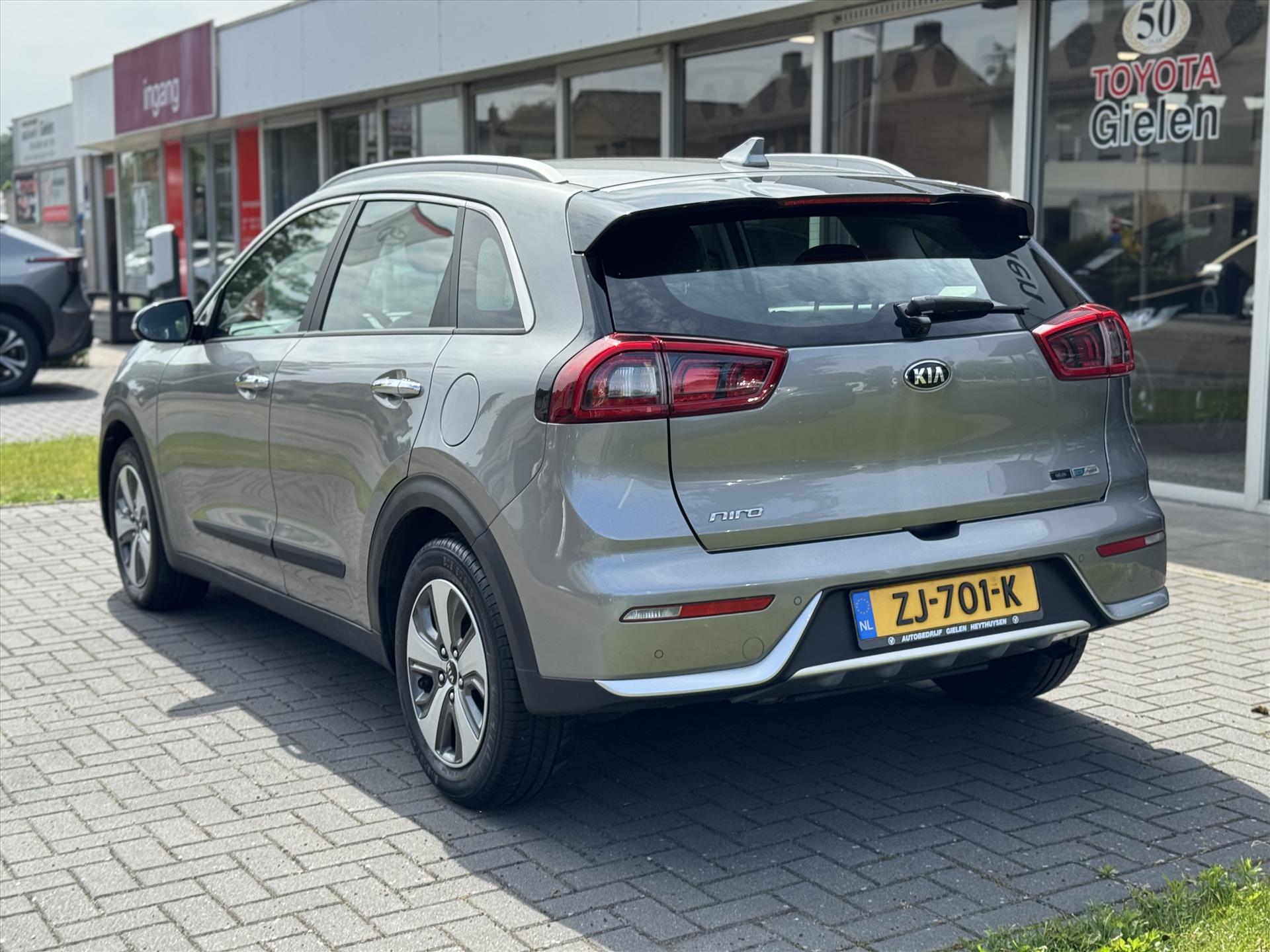 Kia Niro 1.6 GDi Hybrid DynamicLine | Parkeersensoren, Navigatie, Parkeercamera, Apple CarPlay/Android auto 45459808-5.jpg | Autobedrijf Gielen
