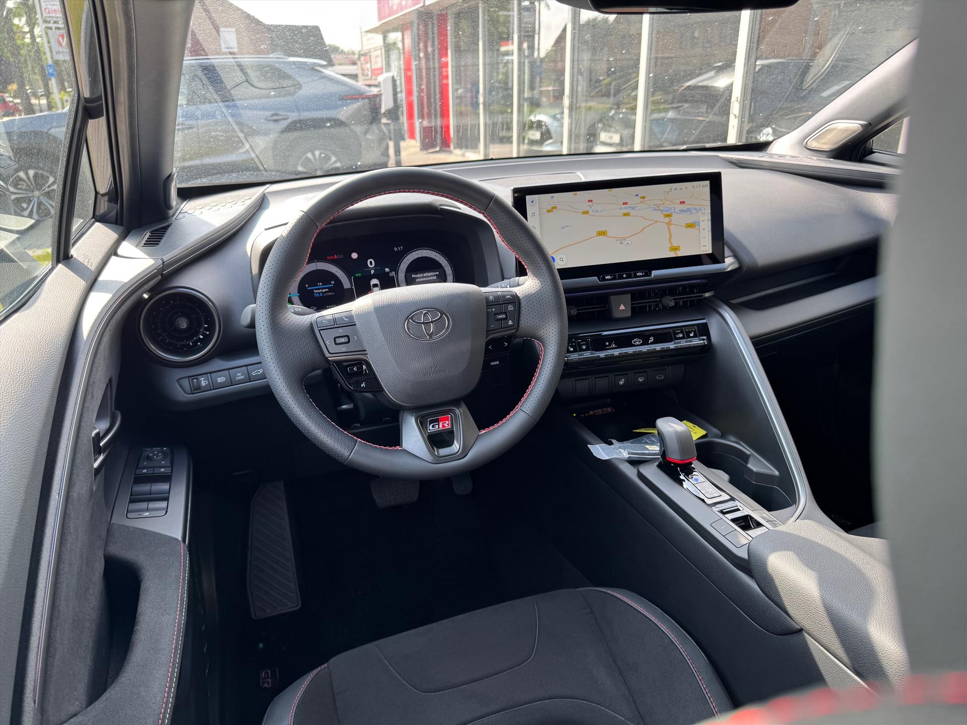 Toyota C-HR Plug-in Hybrid 223pk GR Sport | Geheugenfunctie, JBL, Stoel + Stuurverwarming, Elektrische achterklep, Parkeersensoren, Blind sp 45591912-4.jpg | Autobedrijf Gielen