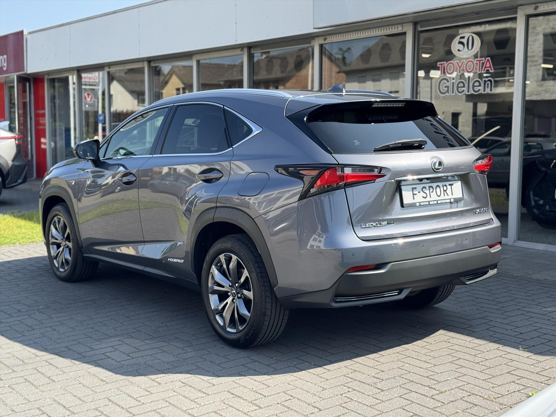 Lexus NX 300h 197pk AWD F Sport Line | Head up display, Leer, Stoel + Stuurverwarming, Elektrische achterklep, Adaptive cruise control, Z 45591998-2.jpg | Autobedrijf Gielen