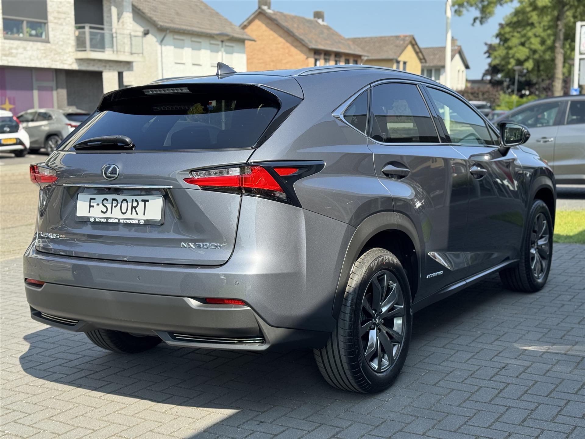 Lexus NX 300h 197pk AWD F Sport Line | Head up display, Leer, Stoel + Stuurverwarming, Elektrische achterklep, Adaptive cruise control, Z 45591998-3.jpg | Autobedrijf Gielen