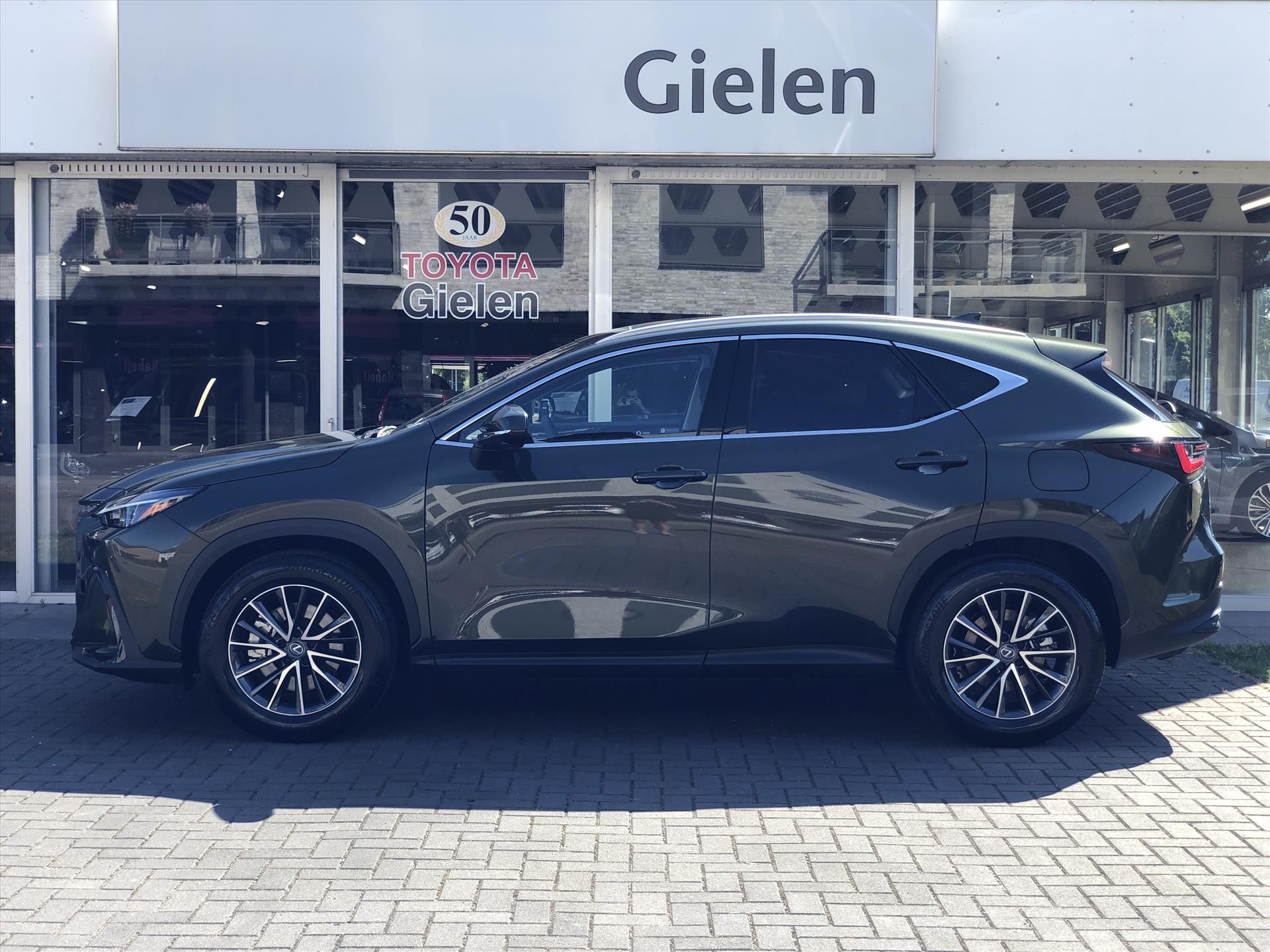 Lexus NX 450h+ AWD Luxury Line Plus | Panoramadak, 360 Camera, Leer, Groot scherm, Dodehoekherkenning, Stoel + Stuurverwarming 45758868-3.jpg | Autobedrijf Gielen