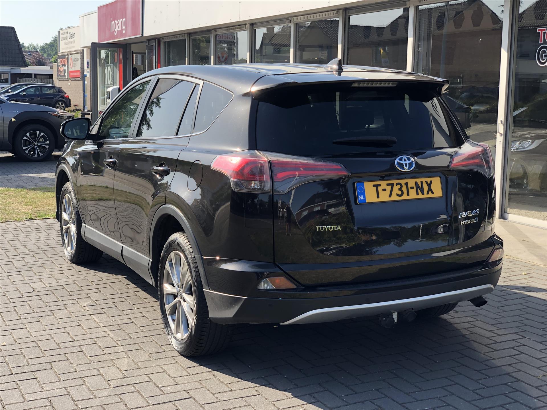 Toyota RAV4 2.5 Hybrid AWD Executive | Trekhaak, Schuifdak, Leer, Geheugenfunctie, Dodehoekherkenning, Stoelverwarming, 1.650KG Trekgewicht 46016655-2.jpg | Autobedrijf Gielen