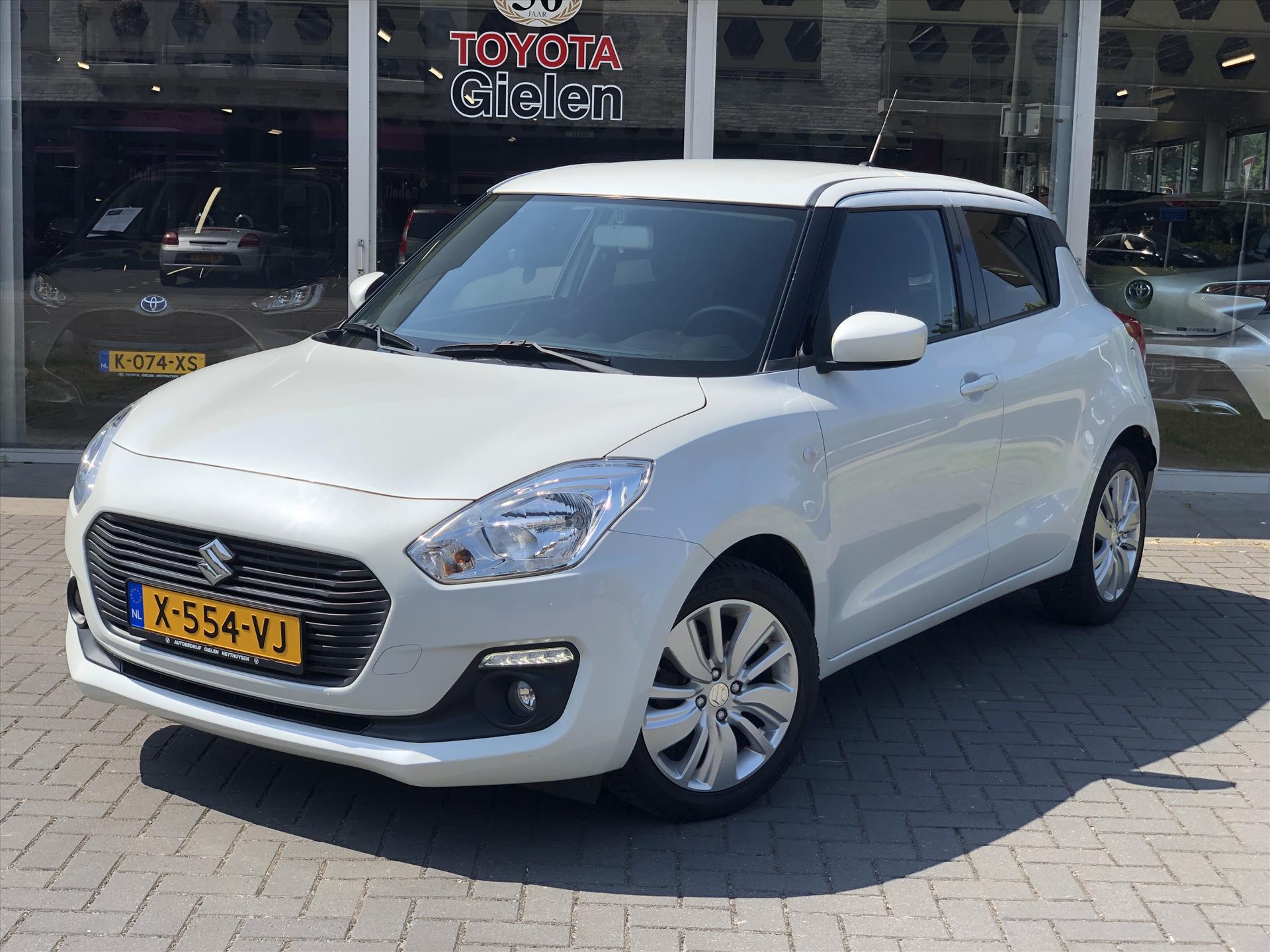 Suzuki Swift 1.0 Boosterjet 112pk Select | Stoelverwarming, Lichtmetalen velgen, Parkeercamera, Airco, Apple CarPlay/Android Auto 46041284-4.jpg | Autobedrijf Gielen