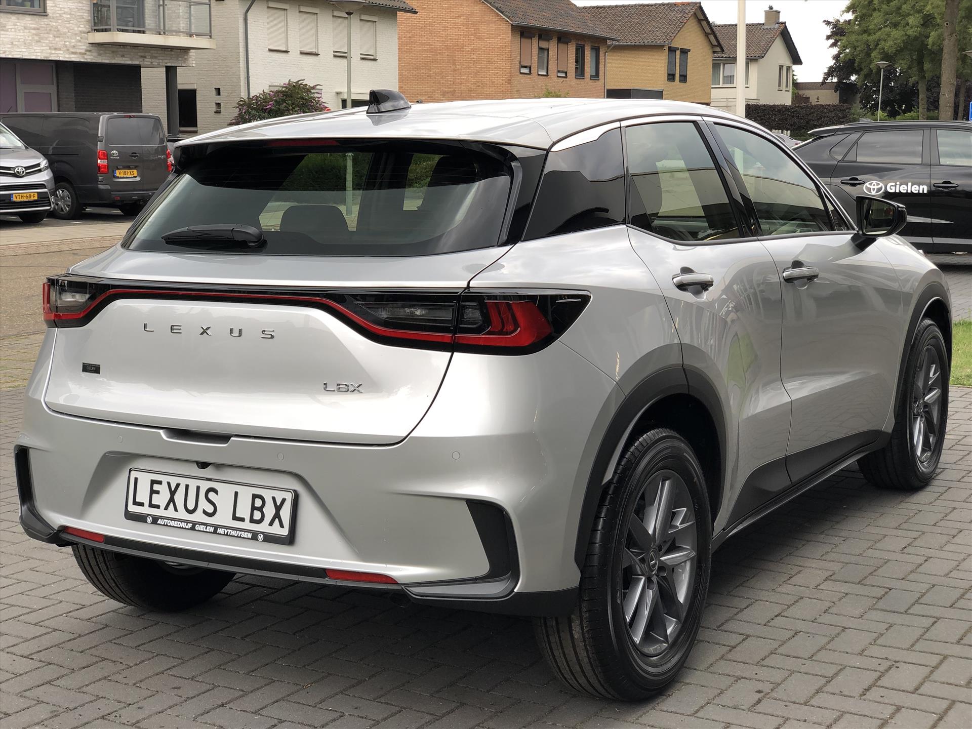 Lexus LBX 1.5 Comfort & Safety Pack | Dodehoekherkenning, Parkeersensoren, Keyless, Stoelverwarming 46067005-1.jpg | Autobedrijf Gielen