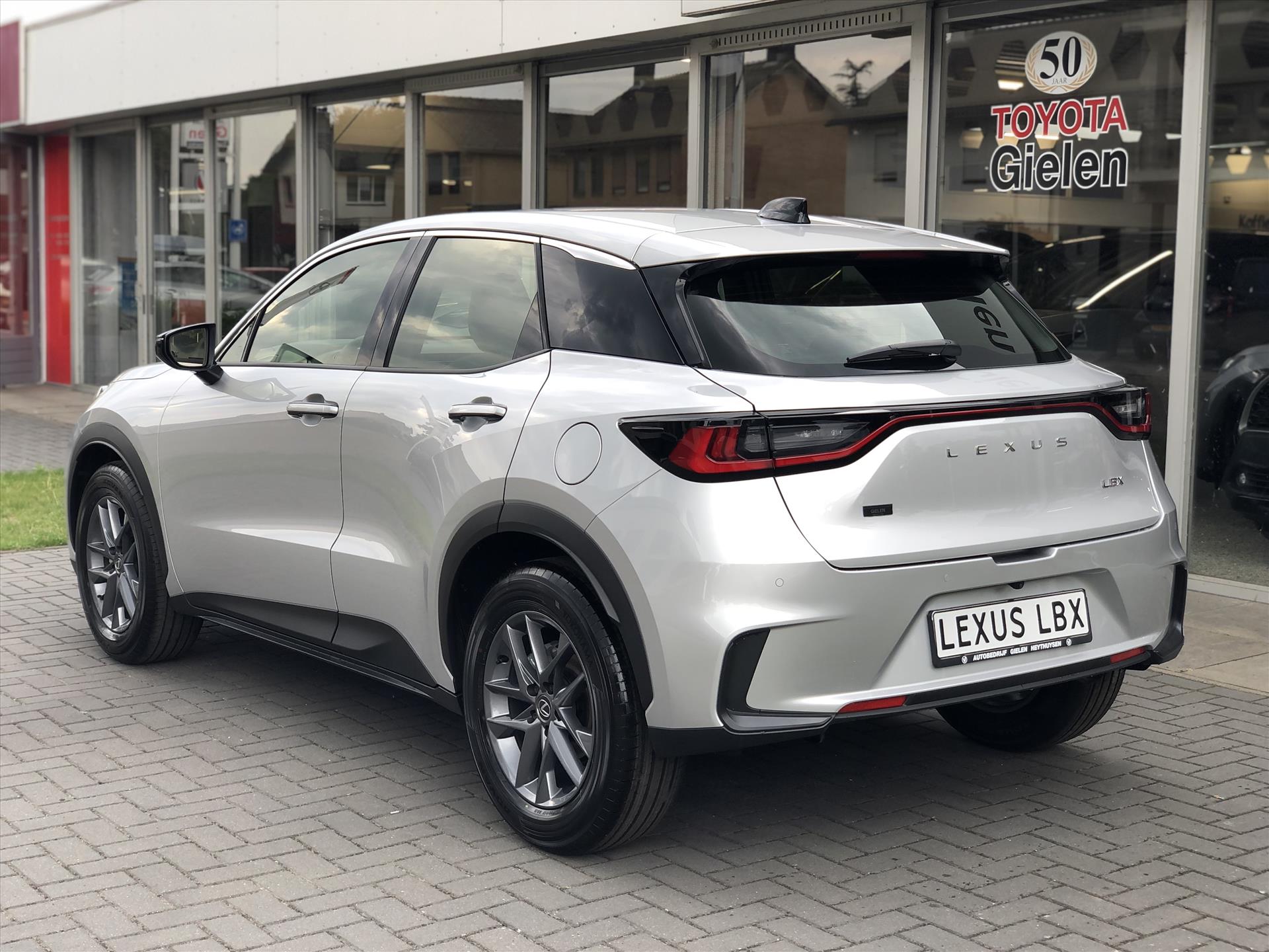 Lexus LBX 1.5 Comfort & Safety Pack | Dodehoekherkenning, Parkeersensoren, Keyless, Stoelverwarming 46067005-2.jpg | Autobedrijf Gielen