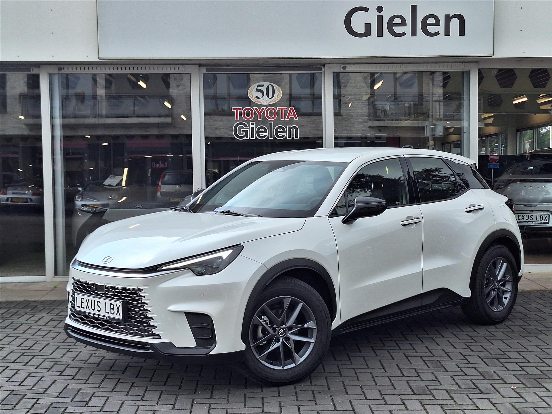 Lexus LBX 1.5 Comfort & Safety Pack | Dodehoekherkenning, Parkeersensoren, Keyless, Stoelverwarming 46067006-0.jpg | Autobedrijf Gielen