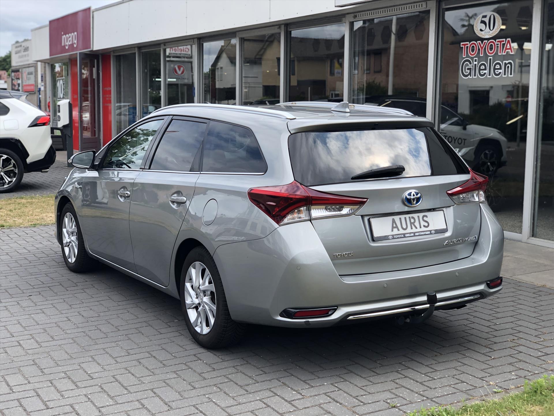 Toyota Auris Touring Sports 1.8 Hybrid Executive | Trekhaak, Navigatie, Parkeersensoren, Keyless, Stoelverwarming, Facelift 46117252-3.jpg | Autobedrijf Gielen