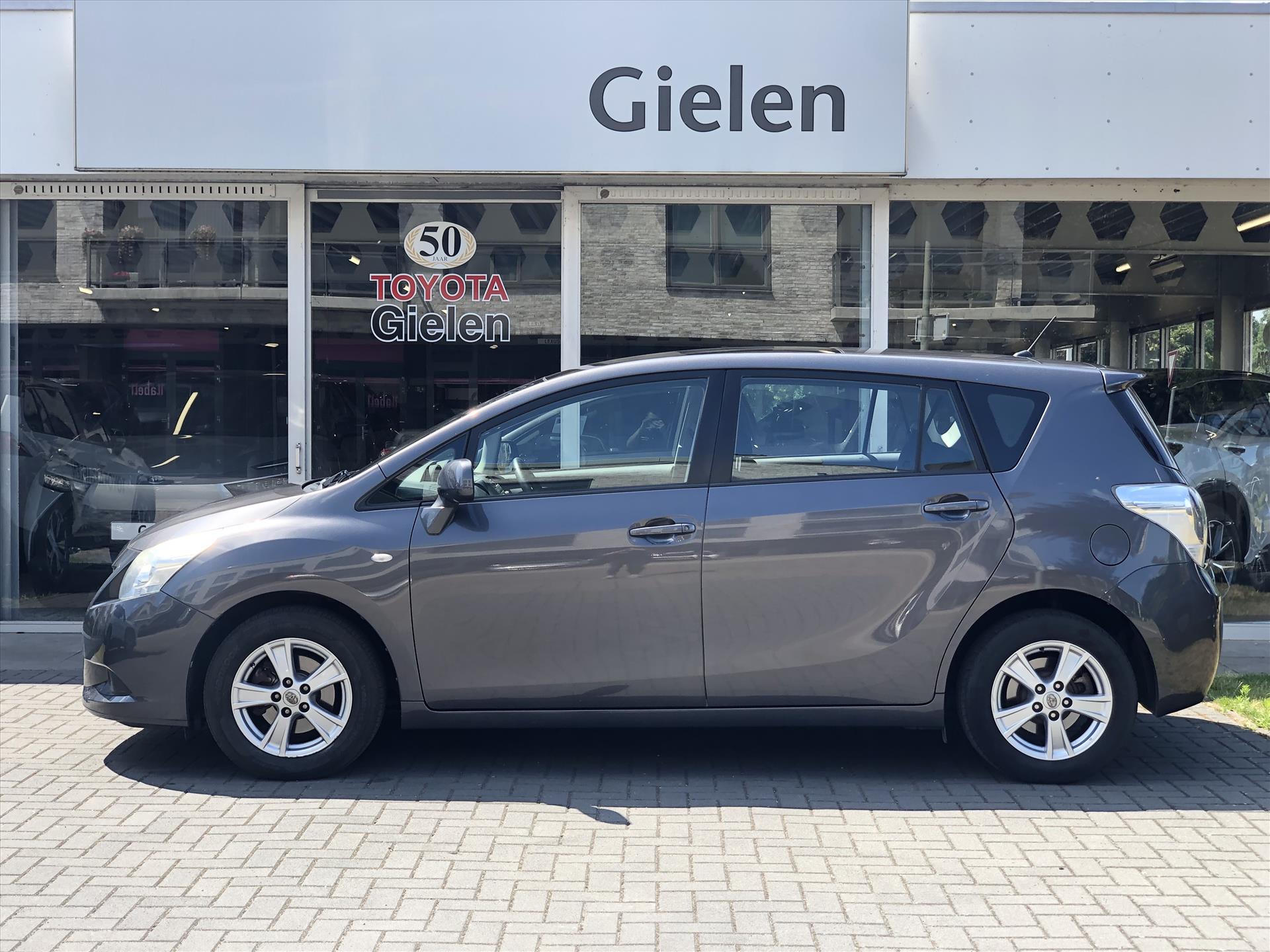 Toyota Verso 1.6 VVT-i 132pk Comfort Plus | Panoramadak, Airconditioning, Lichtmetalen velgen, Elektrische ramen 46203538-1.jpg | Autobedrijf Gielen