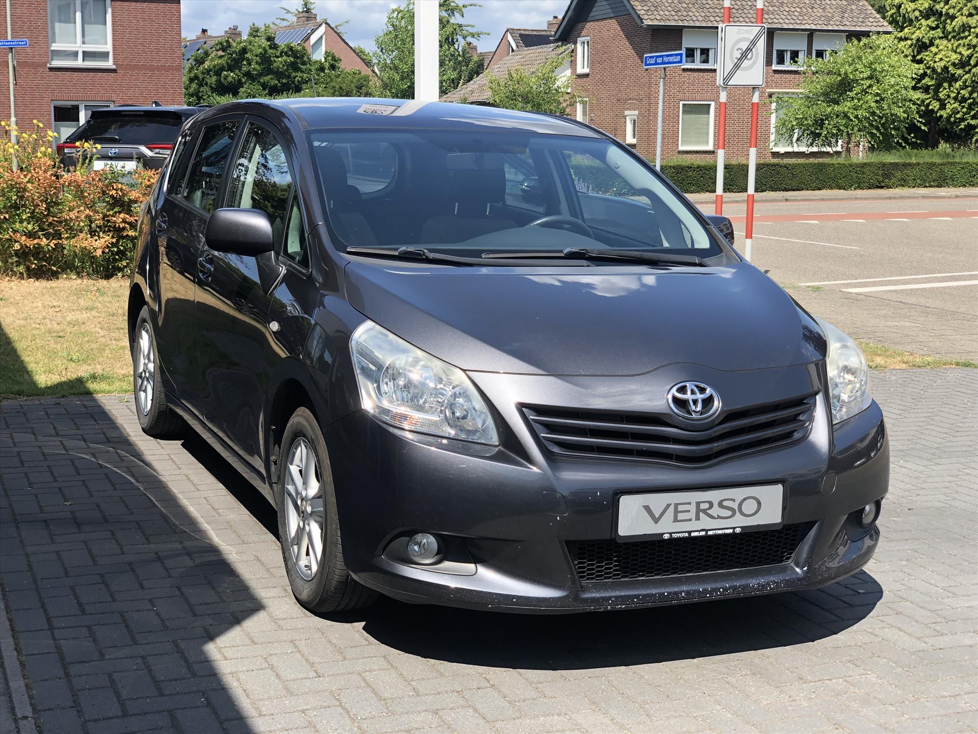 Toyota Verso 1.6 VVT-i 132pk Comfort Plus | Panoramadak, Airconditioning, Lichtmetalen velgen, Elektrische ramen 46203538-2.jpg | Autobedrijf Gielen