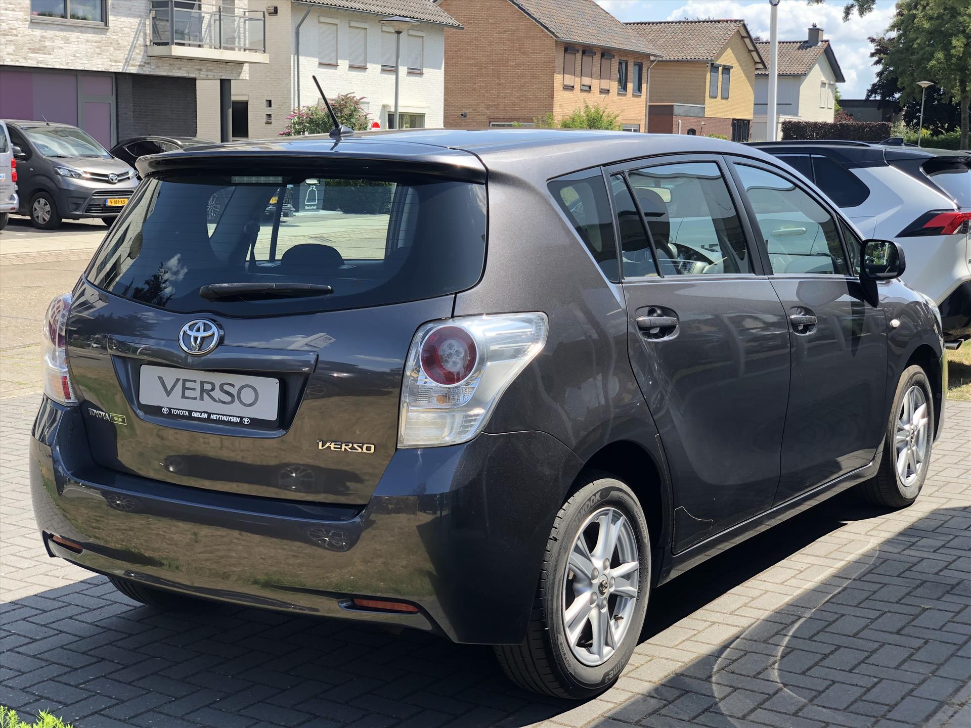 Toyota Verso 1.6 VVT-i 132pk Comfort Plus | Panoramadak, Airconditioning, Lichtmetalen velgen, Elektrische ramen 46203538-3.jpg | Autobedrijf Gielen