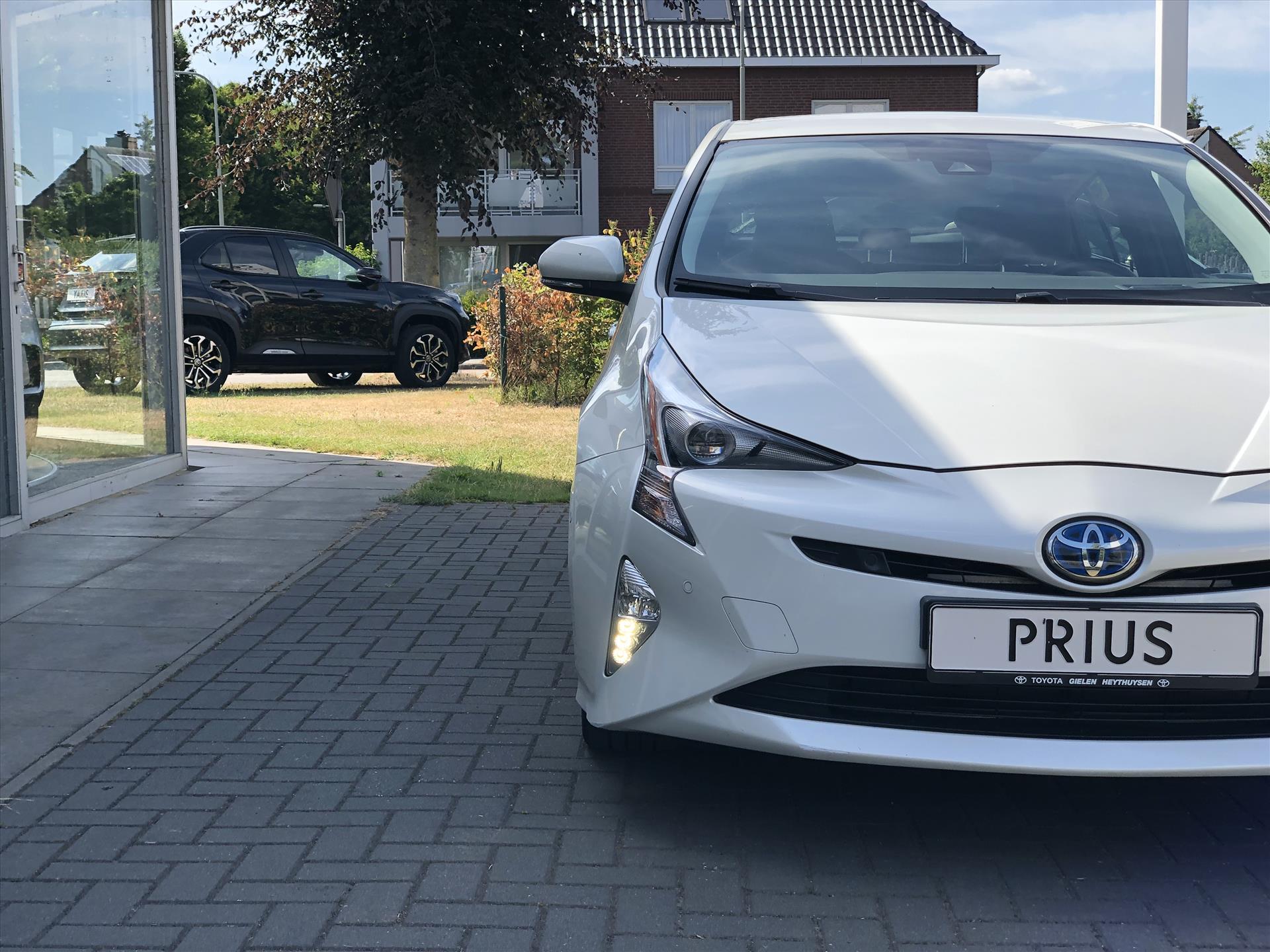 Toyota Prius 1.8 Full Hybrid Dynamic Plus | JBL, Navigatie, Parkeersensoren, Dodehoekherkenning, Head up display, Stoelverwarming 46217270-4.jpg | Autobedrijf Gielen