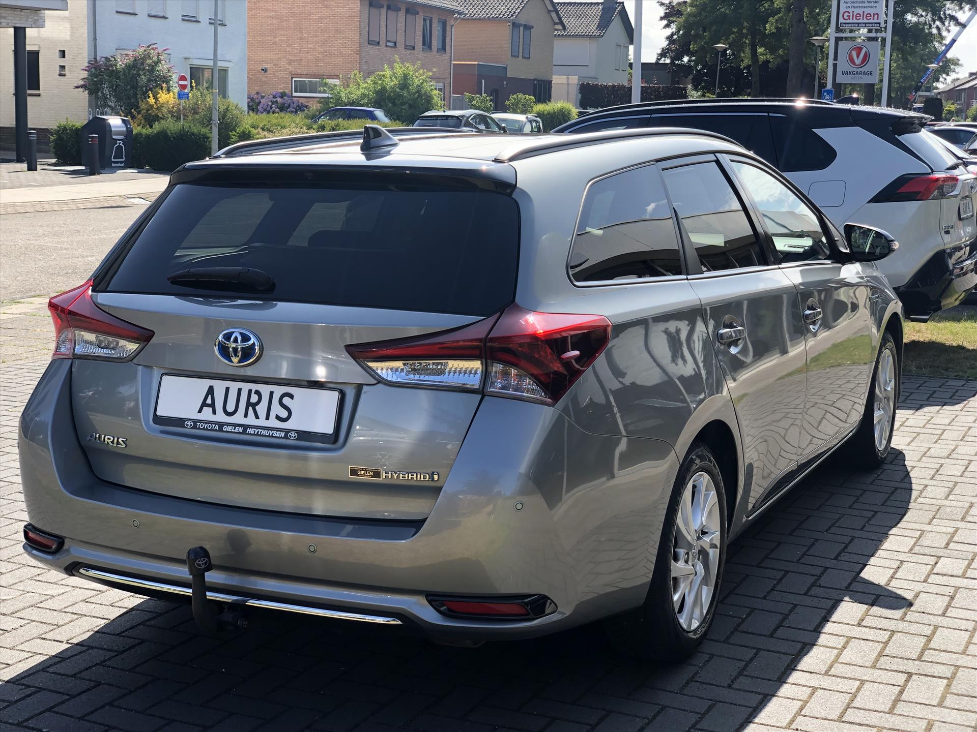 Toyota Auris Touring Sports 1.8 Hybrid Black Edition Go | Trekhaak, Parkeersensoren, Navigatie, Keyless, Safety Sense, Camera 46224345-2.jpg | Autobedrijf Gielen