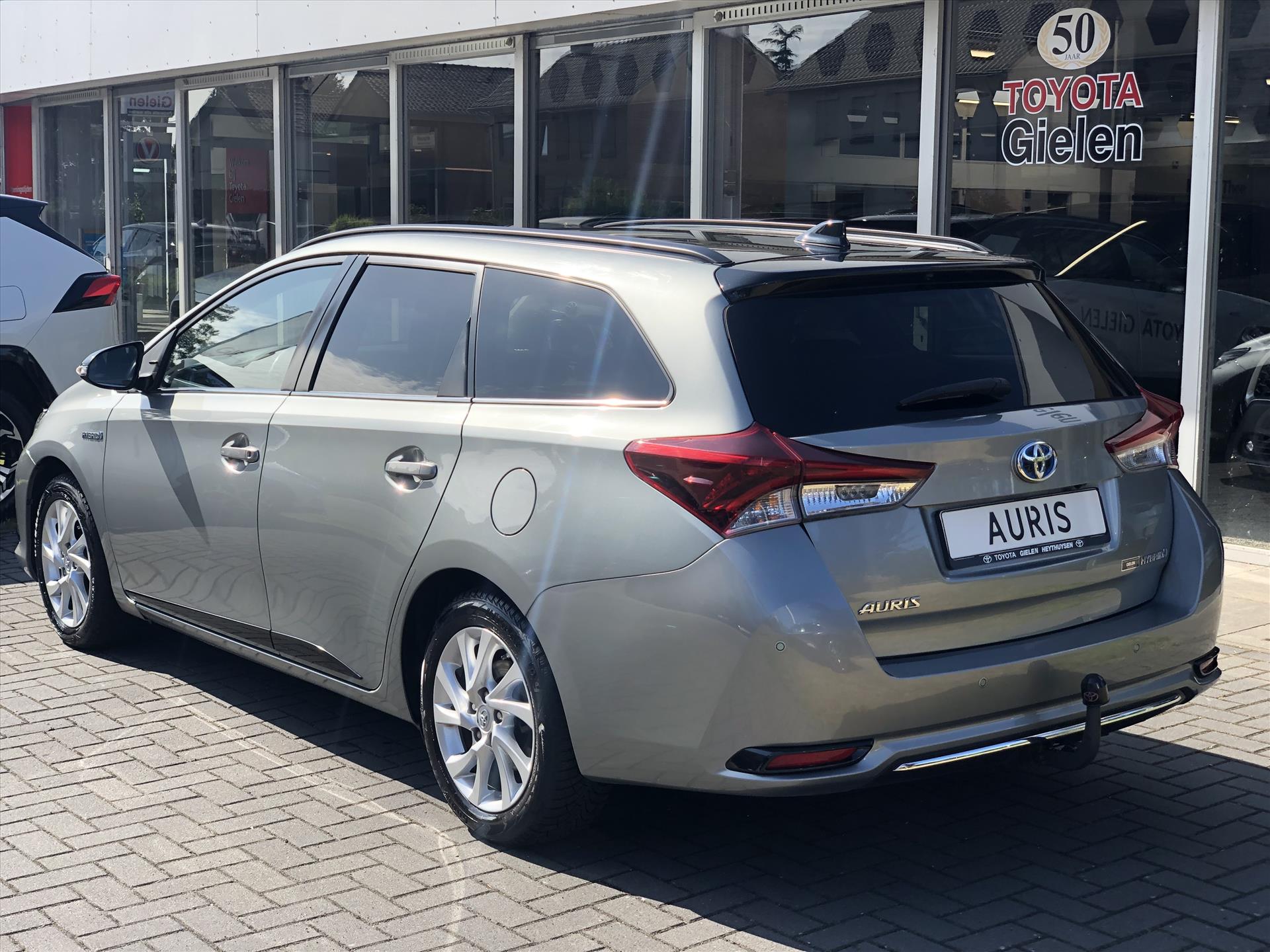 Toyota Auris Touring Sports 1.8 Hybrid Black Edition Go | Trekhaak, Parkeersensoren, Navigatie, Keyless, Safety Sense, Camera 46224345-3.jpg | Autobedrijf Gielen