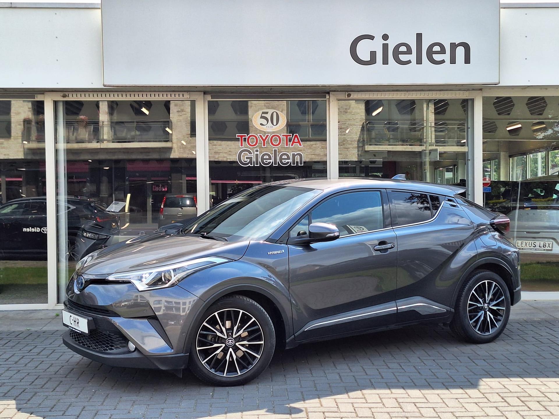 Toyota C-HR 1.8 Hybrid First Edition | JBL, half leer, Navigatie, Parkeersensoren, Stoelverwarming, 18 inch, Keyless 46284307-0.jpg | Autobedrijf Gielen
