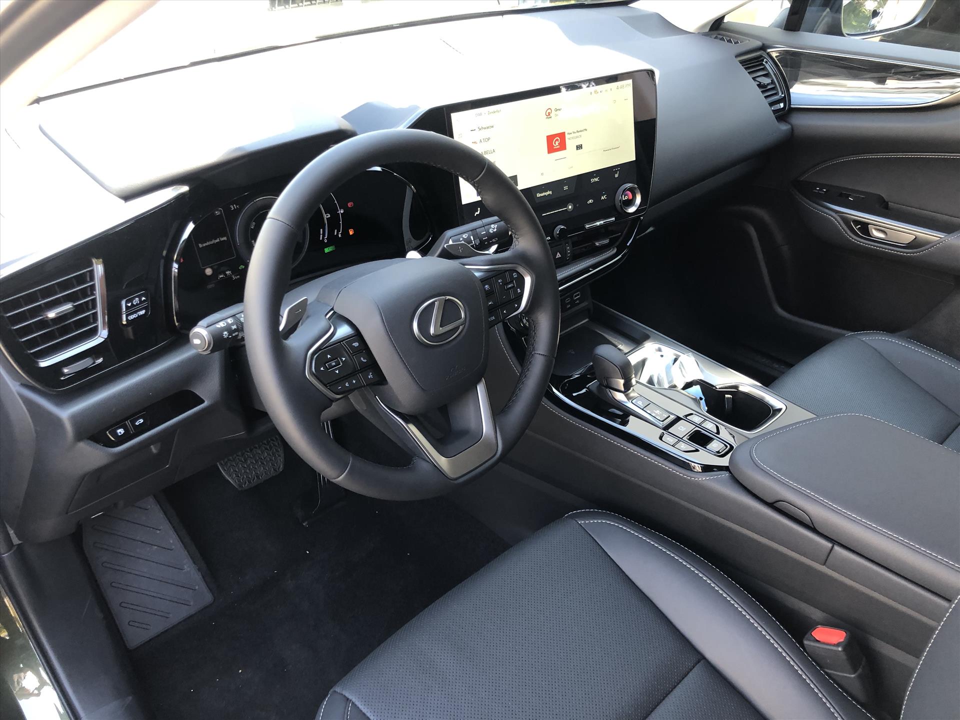Lexus NX 450h+ AWD Luxury Line Plus | Panoramadak, 360 Camera, Leer, Groot scherm, Dodehoekherkenning, Stoel + Stuurverwarming 46404057-1.jpg | Autobedrijf Gielen