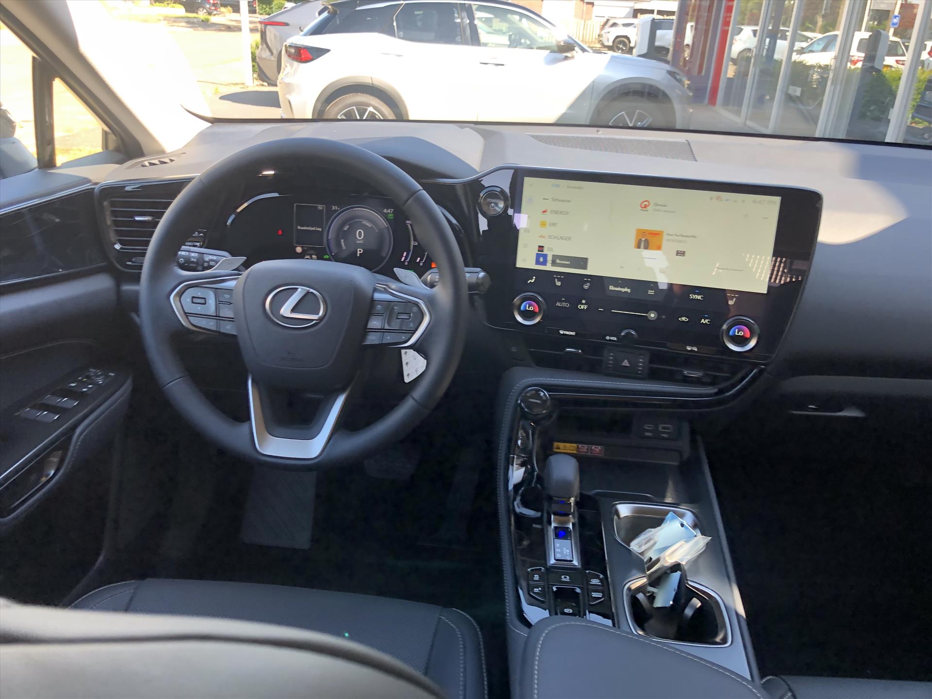 Lexus NX 450h+ AWD Luxury Line Plus | Panoramadak, 360 Camera, Leer, Groot scherm, Dodehoekherkenning, Stoel + Stuurverwarming 46404057-2.jpg | Autobedrijf Gielen