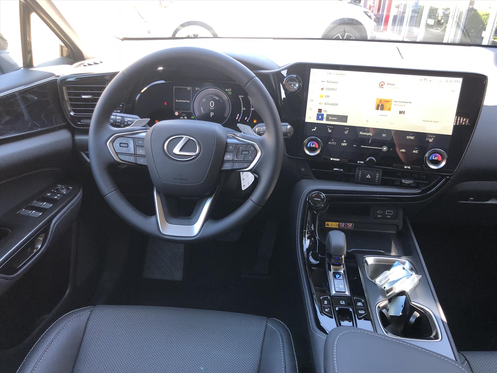 Lexus NX 450h+ AWD Luxury Line Plus | Panoramadak, 360 Camera, Leer, Groot scherm, Dodehoekherkenning, Stoel + Stuurverwarming 46404057-3.jpg | Autobedrijf Gielen