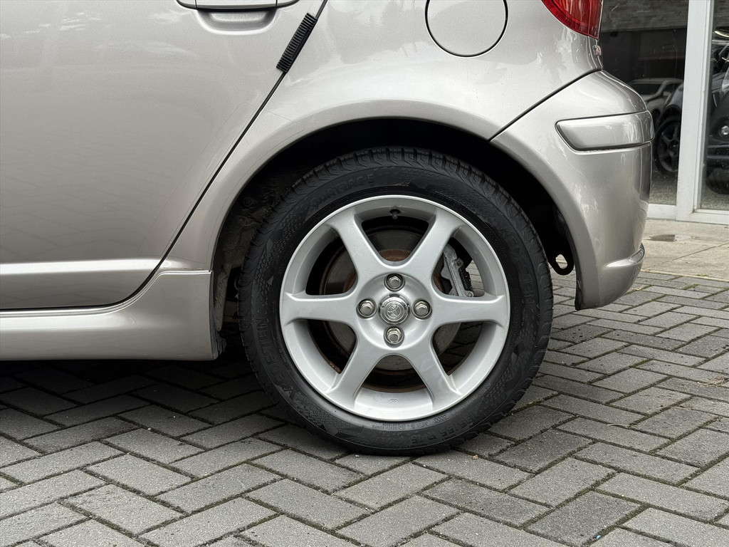 Toyota Yaris 1.5 VVTI T SPORT | Airconditioning, 5-Deurs, Lichtmetalen velgen, Elektrische ramen, Stuurbediening 46441251-1.jpg | Autobedrijf Gielen