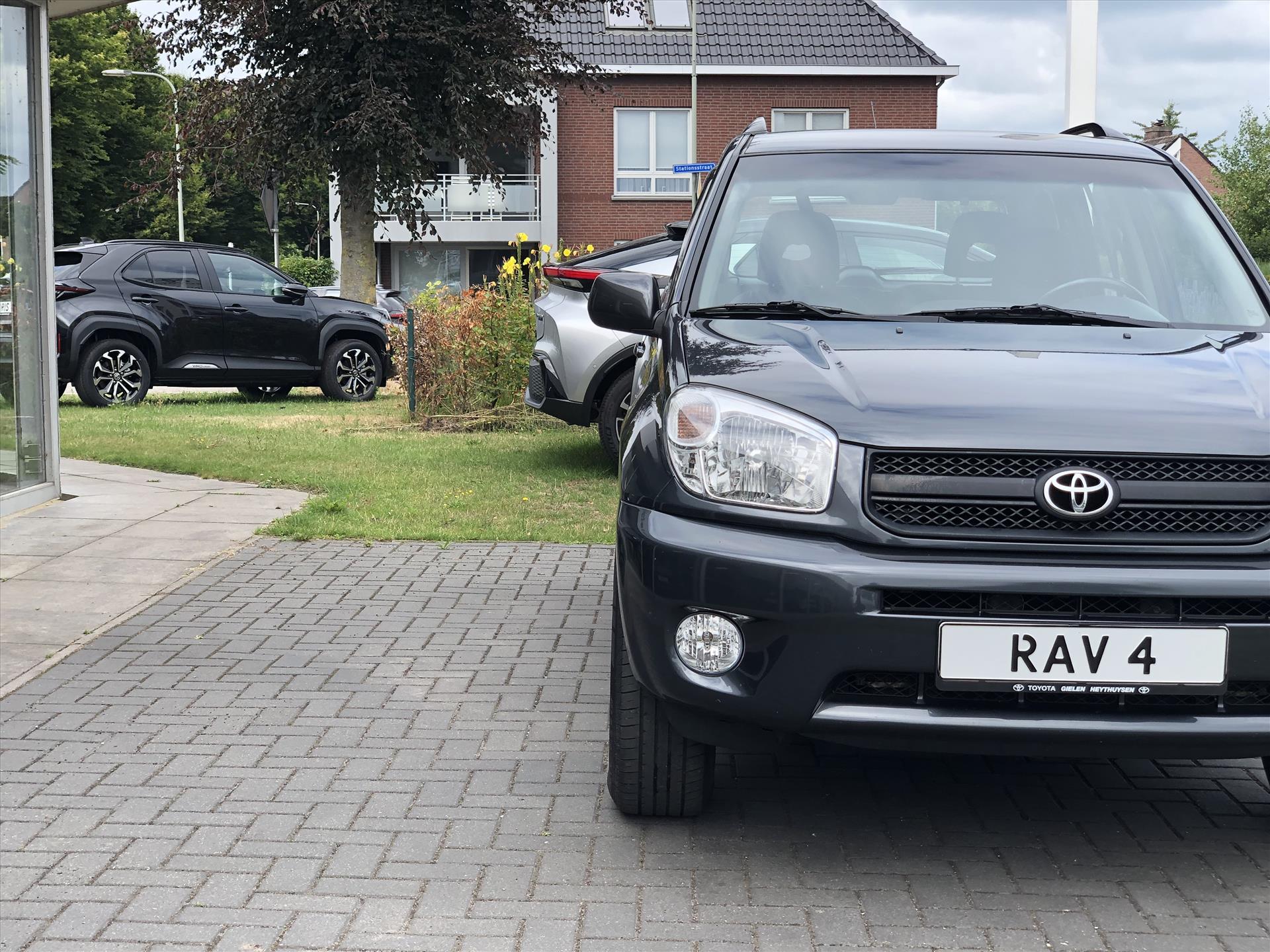 Toyota RAV4 1.8 5DR Terra | Trekhaak, Leer, Airconditioning, Lichtmetalen velgen, Stuurbediening, Radio/CD-Speler 46498800-2.jpg | Autobedrijf Gielen