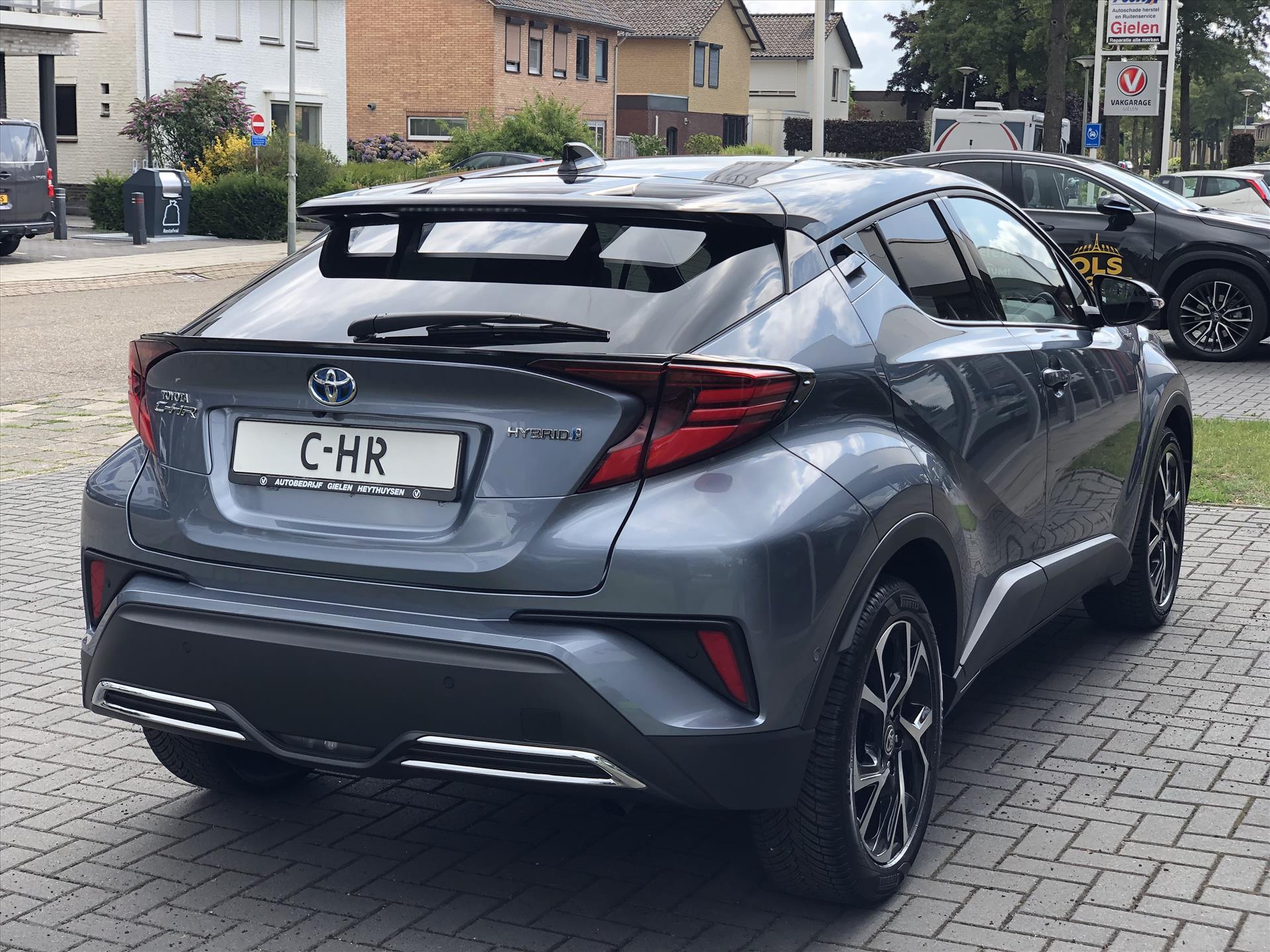 Toyota C-HR 2.0 Hybrid 184pk Bi-Tone | Dodehoekherkenning, Stoel + Stuurverwarming, Parkeersensoren, Apple CarPlay/Android Auto, 18 inch, Ke 46577079-2.jpg | Autobedrijf Gielen