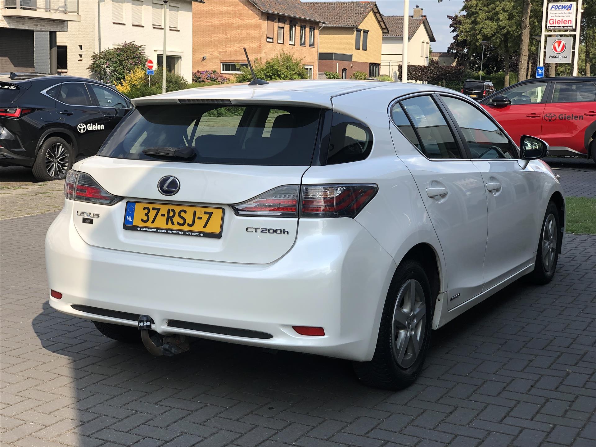 Lexus CT 200h Hybrid | Cruise control, Trekhaak, Lichtsensor, Lichtmetalen velgen, Climate control 46644938-4.jpg | Autobedrijf Gielen