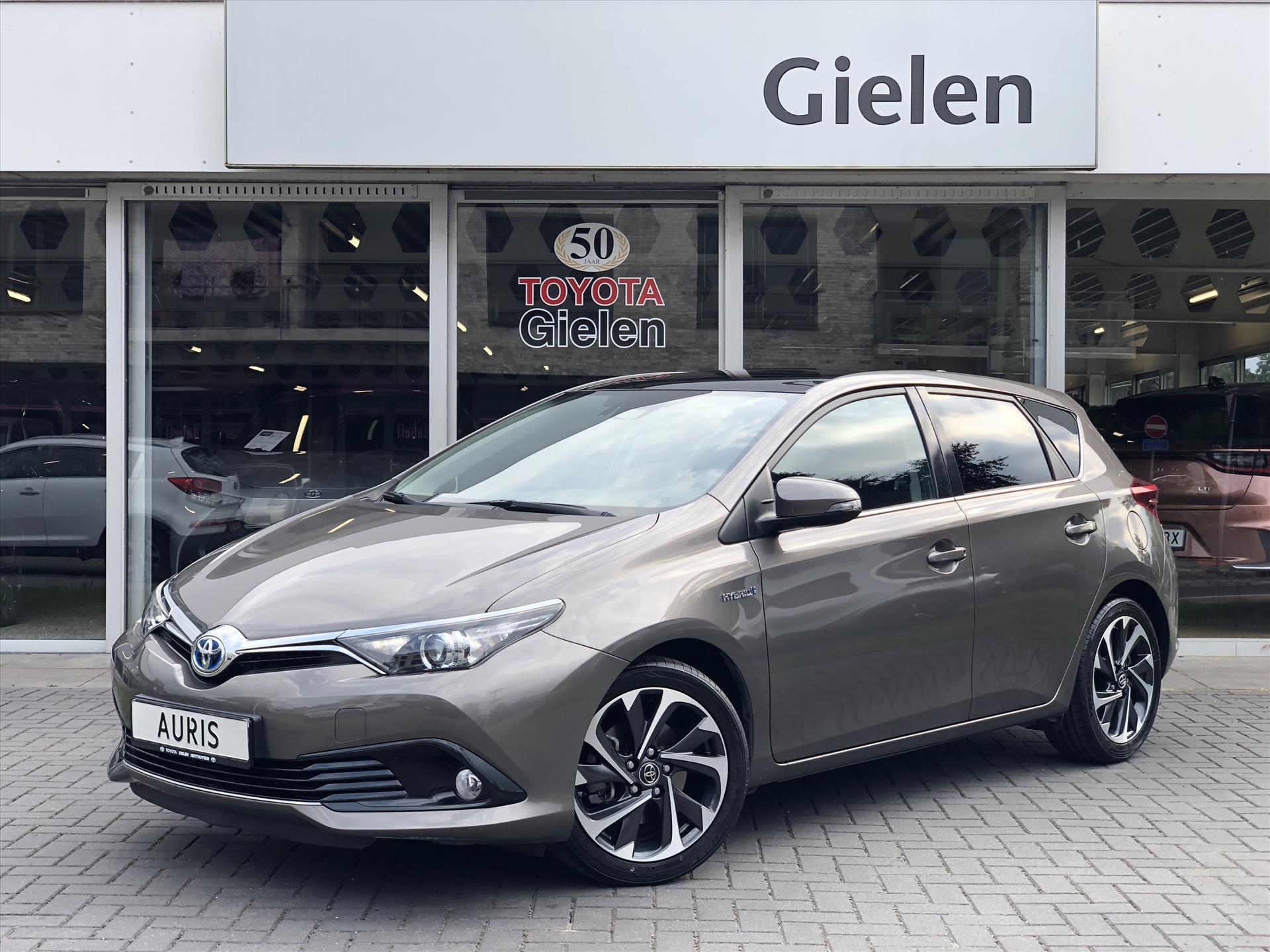 Toyota Auris 1.8 Hybrid Lease | Panoramdak, Navigatie, Licht + Regensensor, 17inch, Privacy glass, Bluetooth, Parkeercamera 46645045-0.jpg | Autobedrijf Gielen