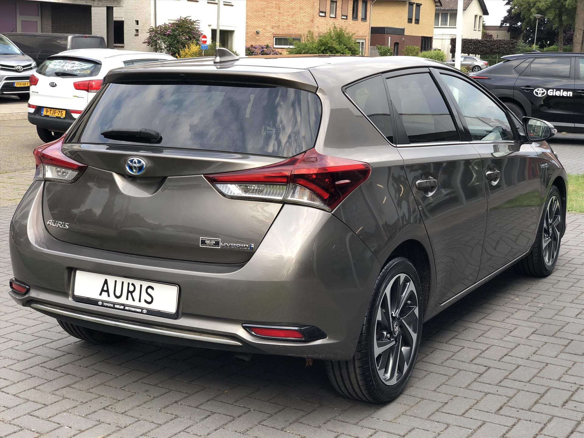 Toyota Auris 1.8 Hybrid Lease | Panoramdak, Navigatie, Licht + Regensensor, 17inch, Privacy glass, Bluetooth, Parkeercamera 46645045-2.jpg | Autobedrijf Gielen