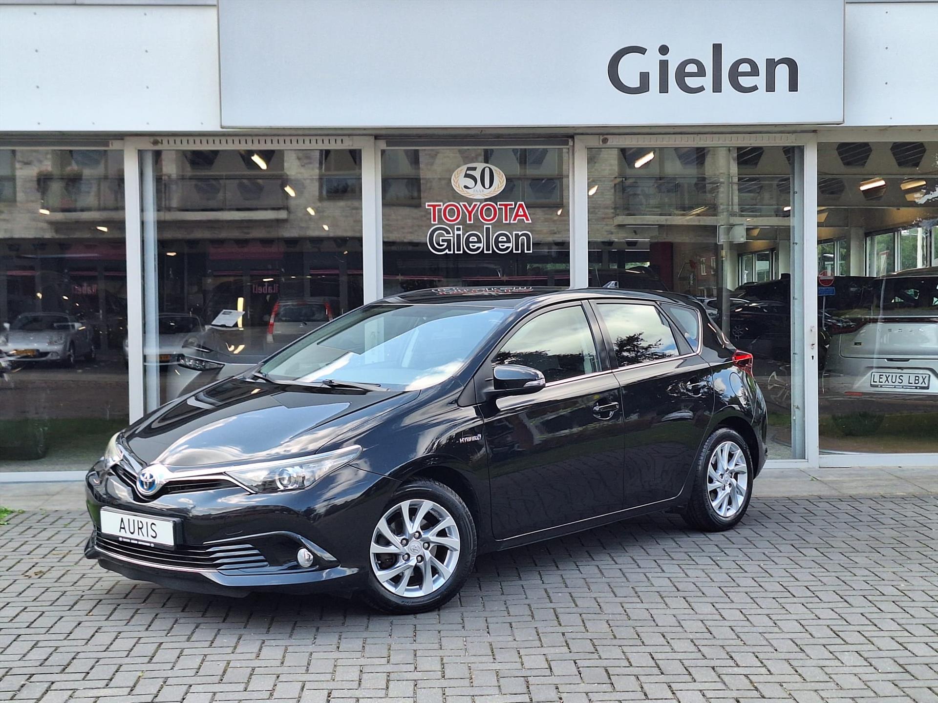 Toyota Auris 1.8 Hybrid Dynamic | Navigatie, 16 inch, Parkeercamera, Cruise control, Stuurbediening, Bluetooth 46653592-0.jpg | Autobedrijf Gielen