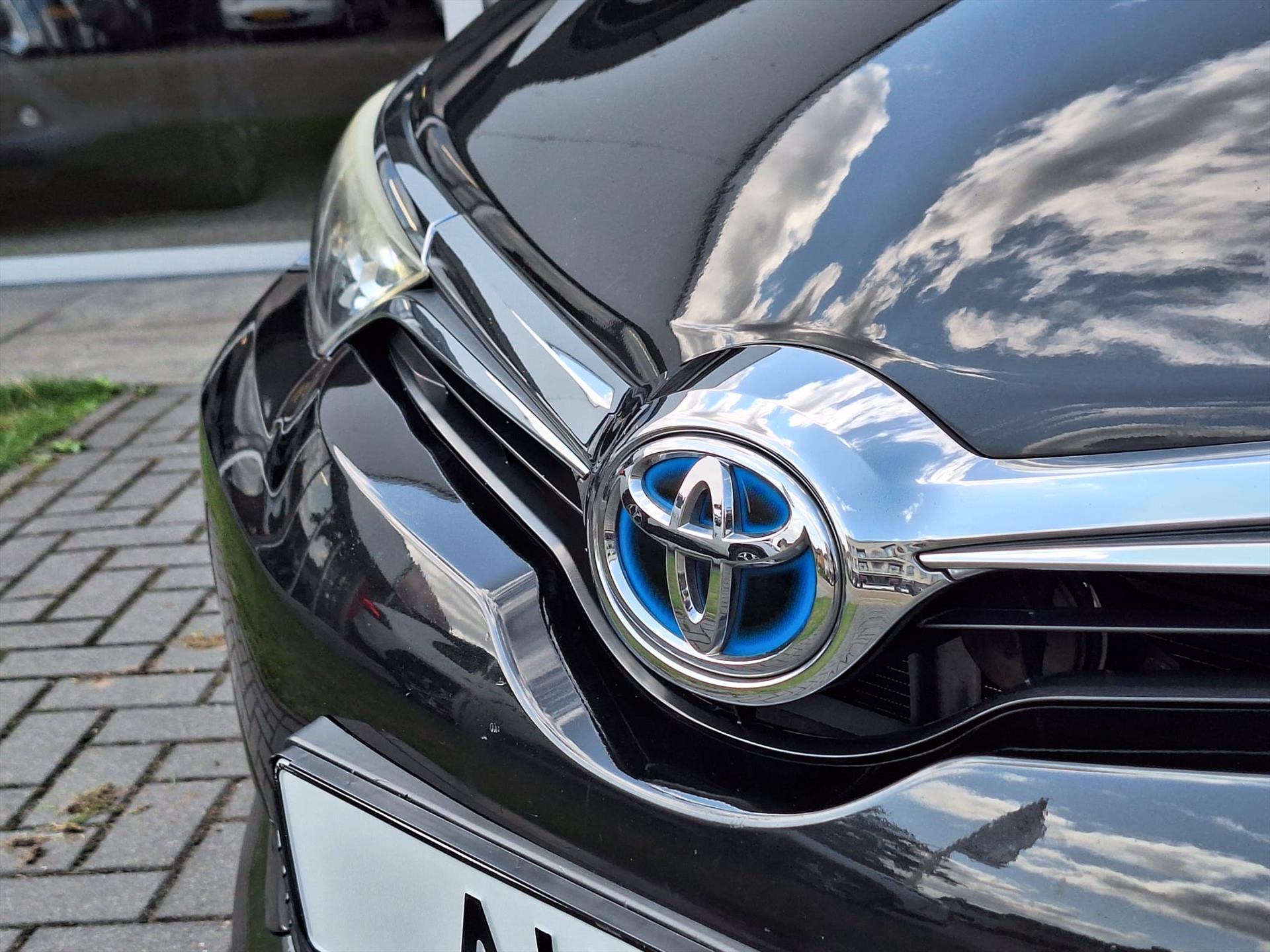 Toyota Auris 1.8 Hybrid Dynamic | Navigatie, 16 inch, Parkeercamera, Cruise control, Stuurbediening, Bluetooth 46653592-3.jpg | Autobedrijf Gielen