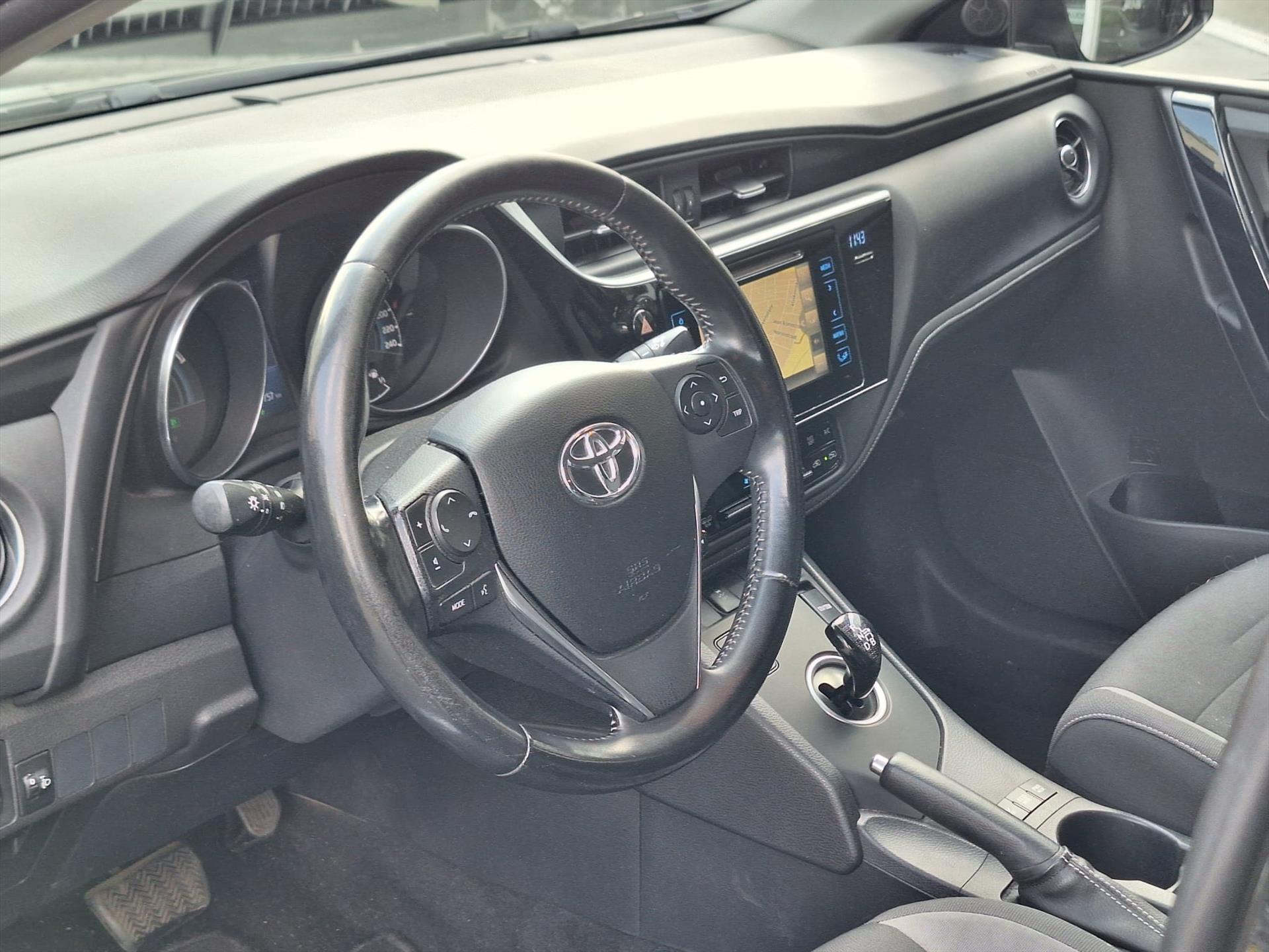 Toyota Auris 1.8 Hybrid Dynamic | Navigatie, 16 inch, Parkeercamera, Cruise control, Stuurbediening, Bluetooth 46653592-4.jpg | Autobedrijf Gielen