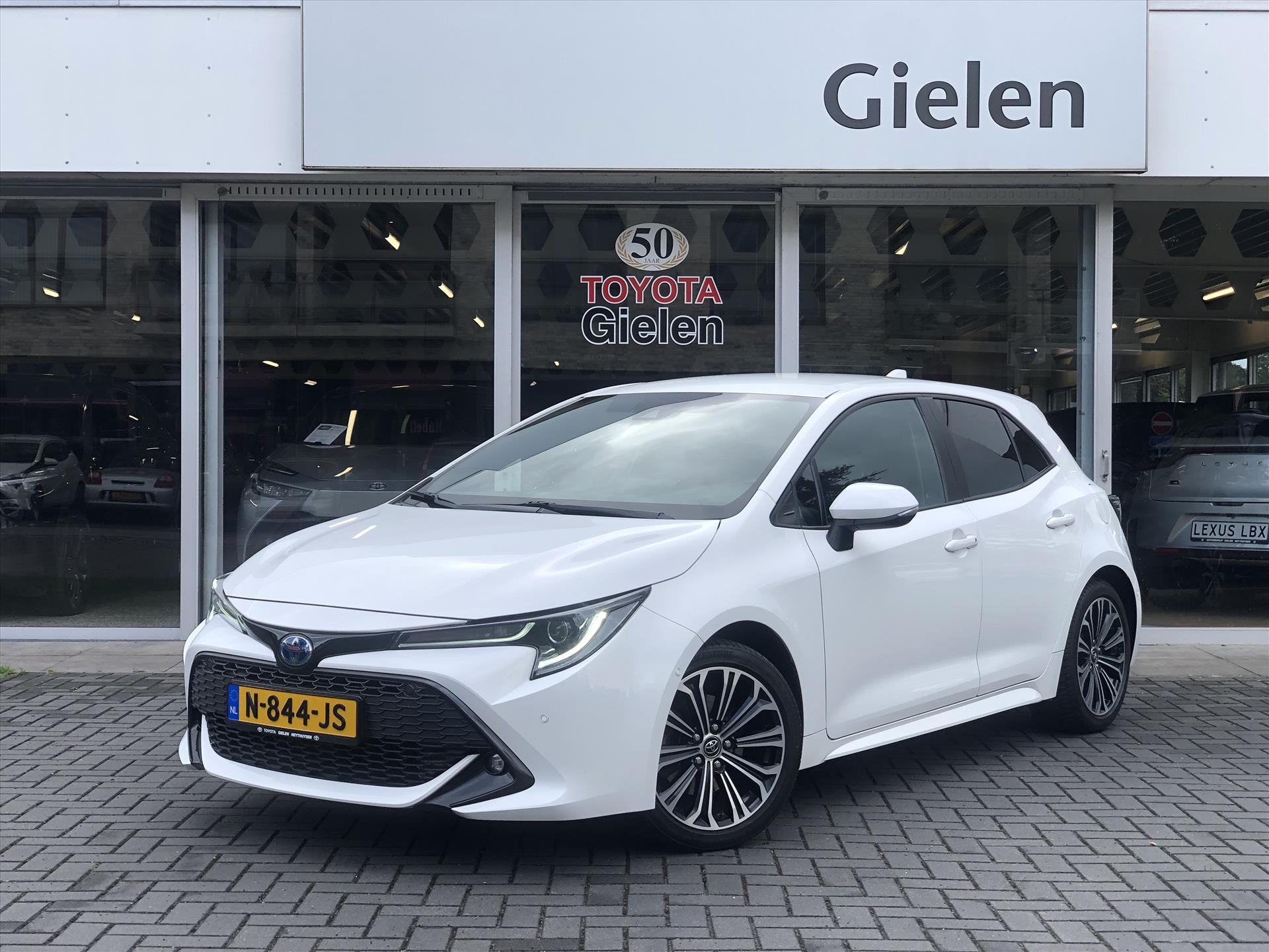 Toyota Corolla 2.0 Hybrid First Edition Plus | Dodehoekherkenning, Parkeersensoren, Stoel + Stuurverwarming, 17 inch, Weinig KM! 46690270-0.jpg | Autobedrijf Gielen