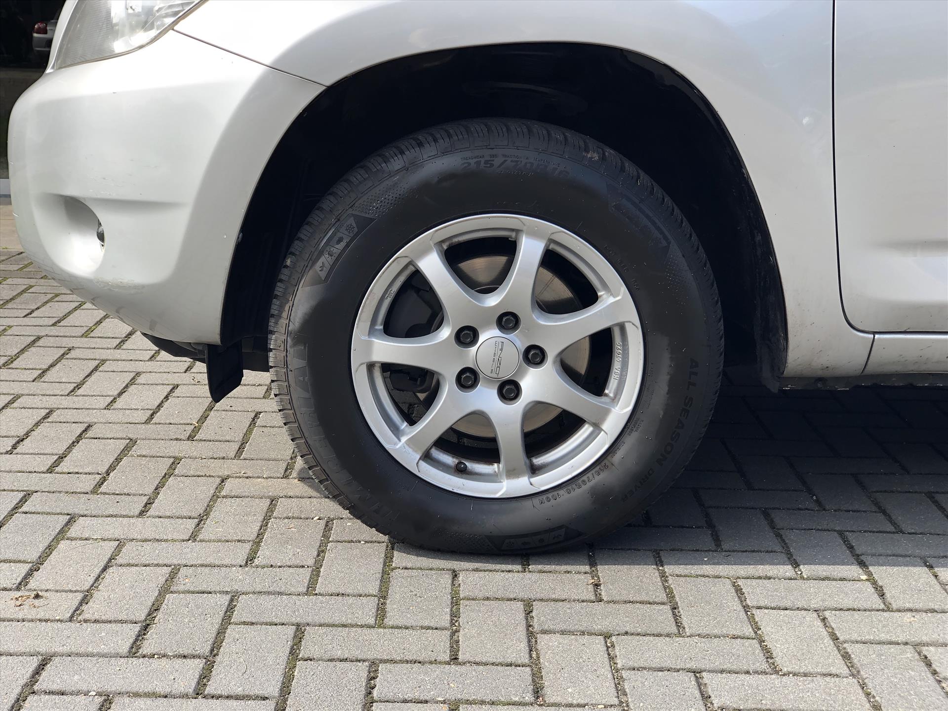 Toyota RAV4 2.0 VVT-I | Navigatie, Parkeercamera, Centrale deurvergrendeling, Groot scherm 46697548-2.jpg | Autobedrijf Gielen