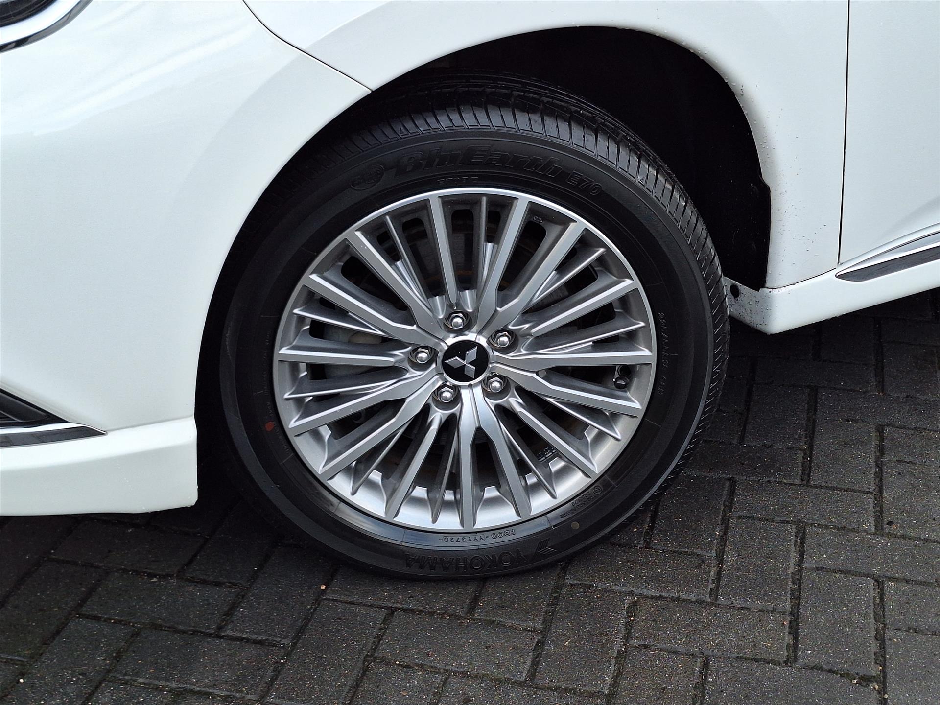 Mitsubishi Outlander 2.4 PHEV 4WD Intense | Leder, Navigatie, Stoelverwarming, Trekhaak 46780421-4.jpg | Autobedrijf Gielen