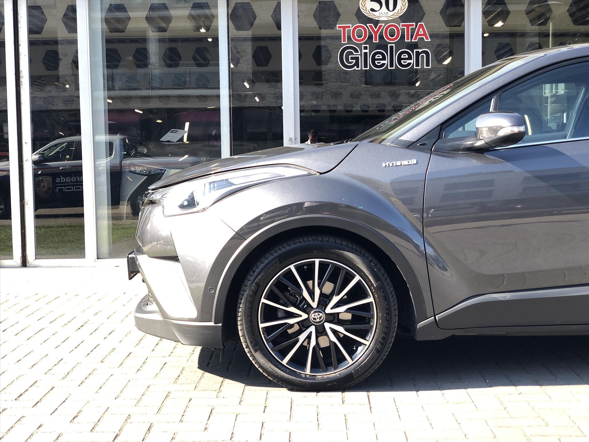 Toyota C-HR 1.8 Hybrid Style | JBL, Navigatie, Dodehoekherkenning, Parkeersensoren, Stoelverwarming , Keyless, 18 inch 46869843-2.jpg | Autobedrijf Gielen