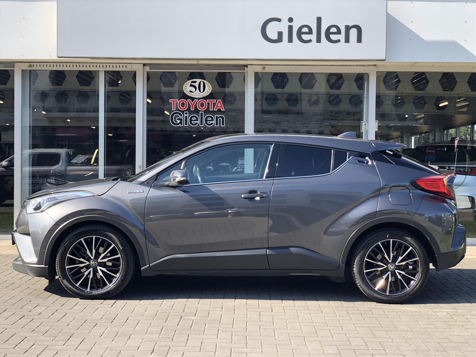 Toyota C-HR 1.8 Hybrid Style | JBL, Navigatie, Dodehoekherkenning, Parkeersensoren, Stoelverwarming , Keyless, 18 inch 46869843-4.jpg | Autobedrijf Gielen