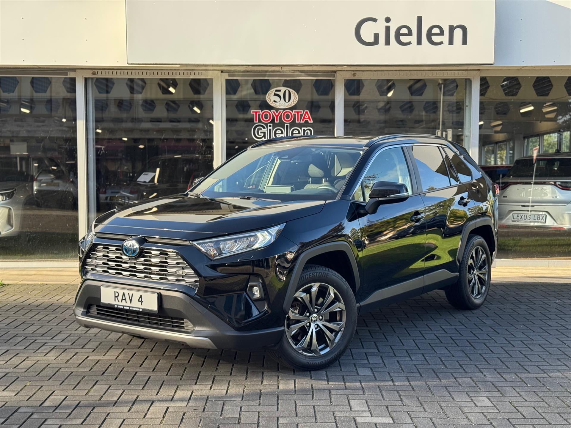 Toyota RAV4 2.5 Hybrid 222pk AWD Dynamic | Navigatie, Stoel + Stuurverwarming, 18 inch, Apple CarPlay/Android Auto, 1.650KG Trekgewicht 46886088-0.jpg | Autobedrijf Gielen