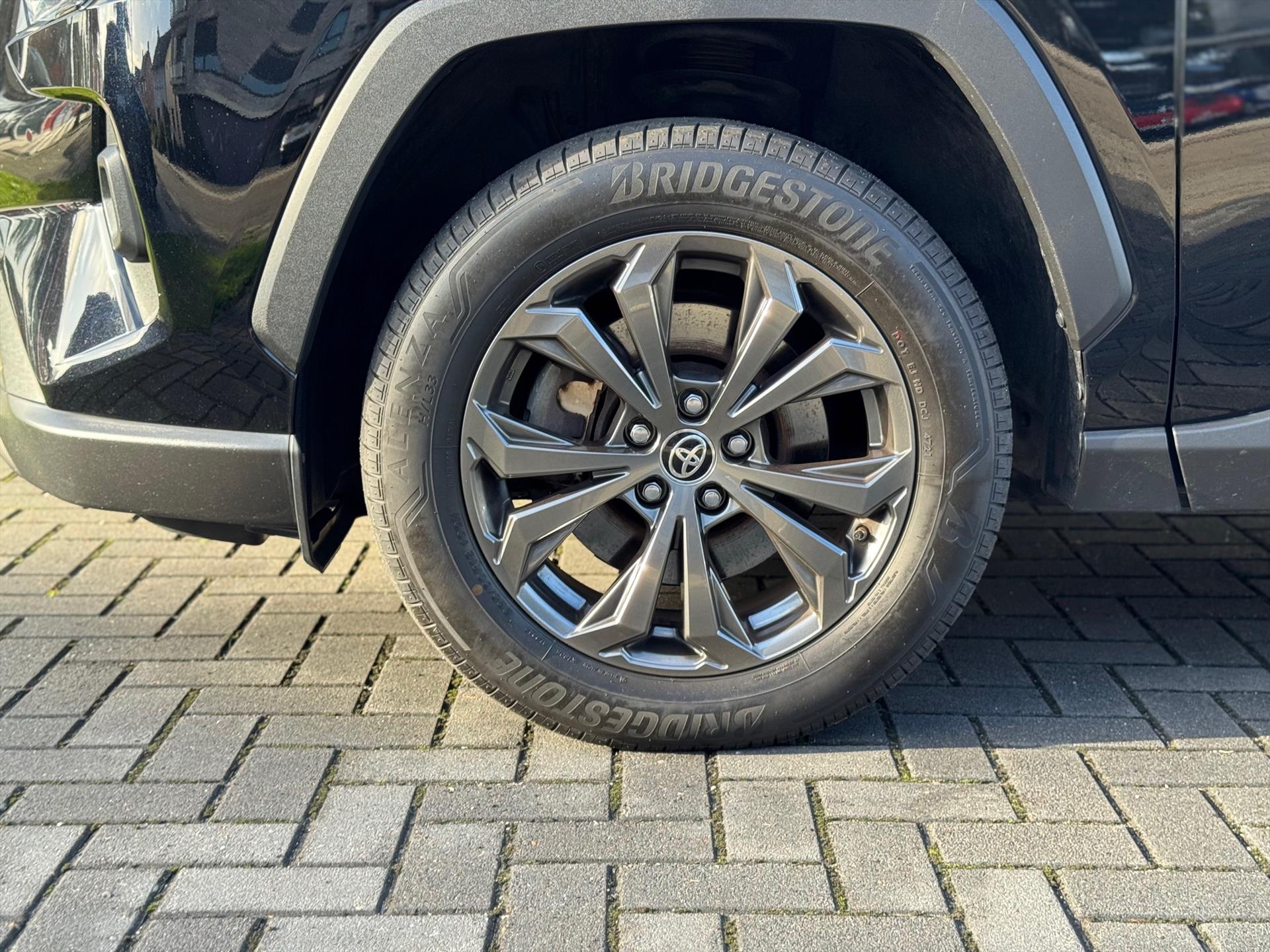 Toyota RAV4 2.5 Hybrid 222pk AWD Dynamic | Navigatie, Stoel + Stuurverwarming, 18 inch, Apple CarPlay/Android Auto, 1.650KG Trekgewicht 46886088-10.jpg | Autobedrijf Gielen