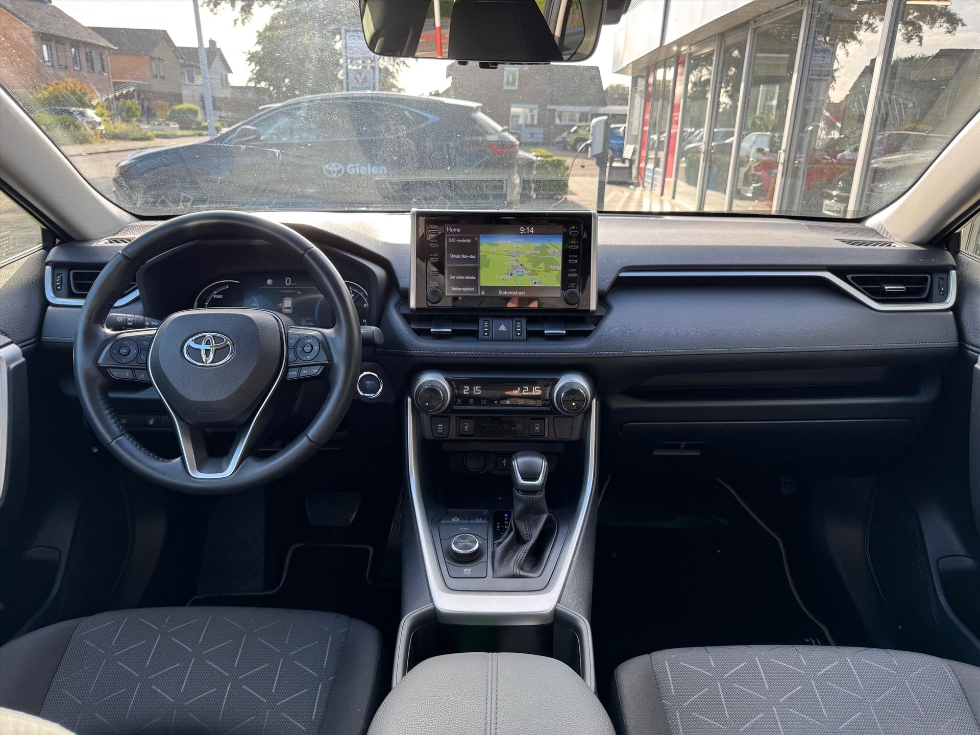 Toyota RAV4 2.5 Hybrid 222pk AWD Dynamic | Navigatie, Stoel + Stuurverwarming, 18 inch, Apple CarPlay/Android Auto, 1.650KG Trekgewicht 46886088-12.jpg | Autobedrijf Gielen