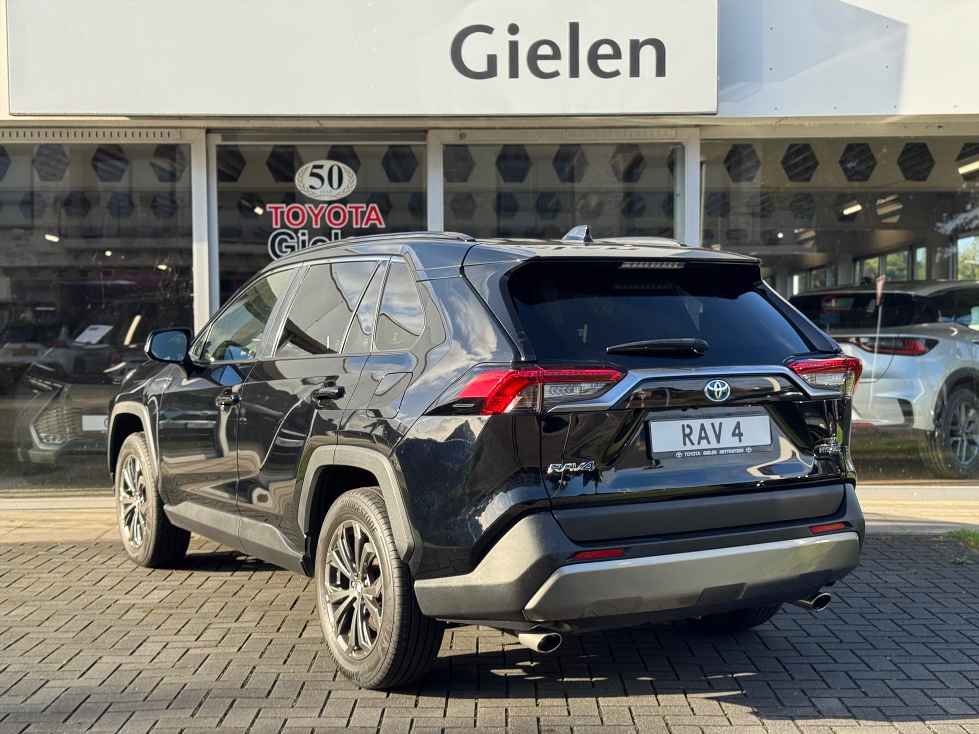 Toyota RAV4 2.5 Hybrid 222pk AWD Dynamic | Navigatie, Stoel + Stuurverwarming, 18 inch, Apple CarPlay/Android Auto, 1.650KG Trekgewicht 46886088-34.jpg | Autobedrijf Gielen