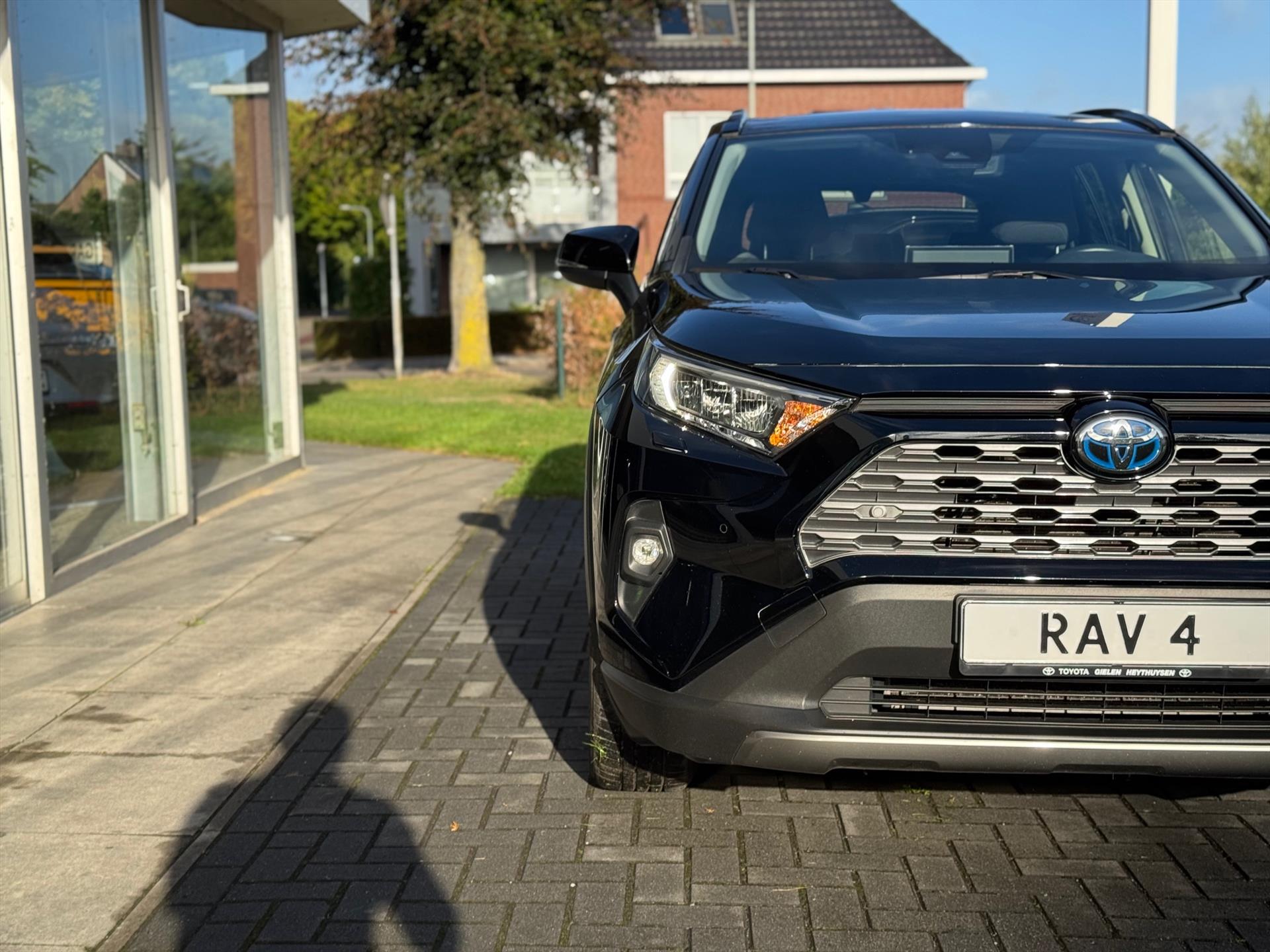 Toyota RAV4 2.5 Hybrid 222pk AWD Dynamic | Navigatie, Stoel + Stuurverwarming, 18 inch, Apple CarPlay/Android Auto, 1.650KG Trekgewicht 46886088-7.jpg | Autobedrijf Gielen