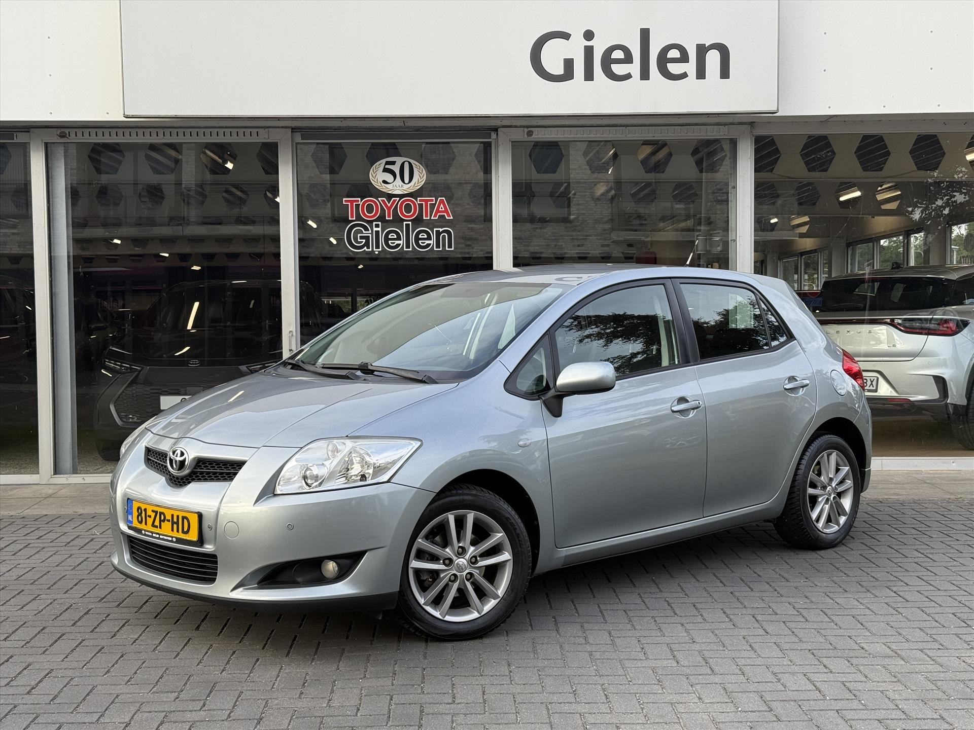 Toyota Auris 1.6 VVT-I 5DR Dynamic | Trekhaak, Lichtmetalen velgen, Cruise control, Climate control, Radio/CD-Speler, Zeer mooi! 46990627-0.jpg | Autobedrijf Gielen