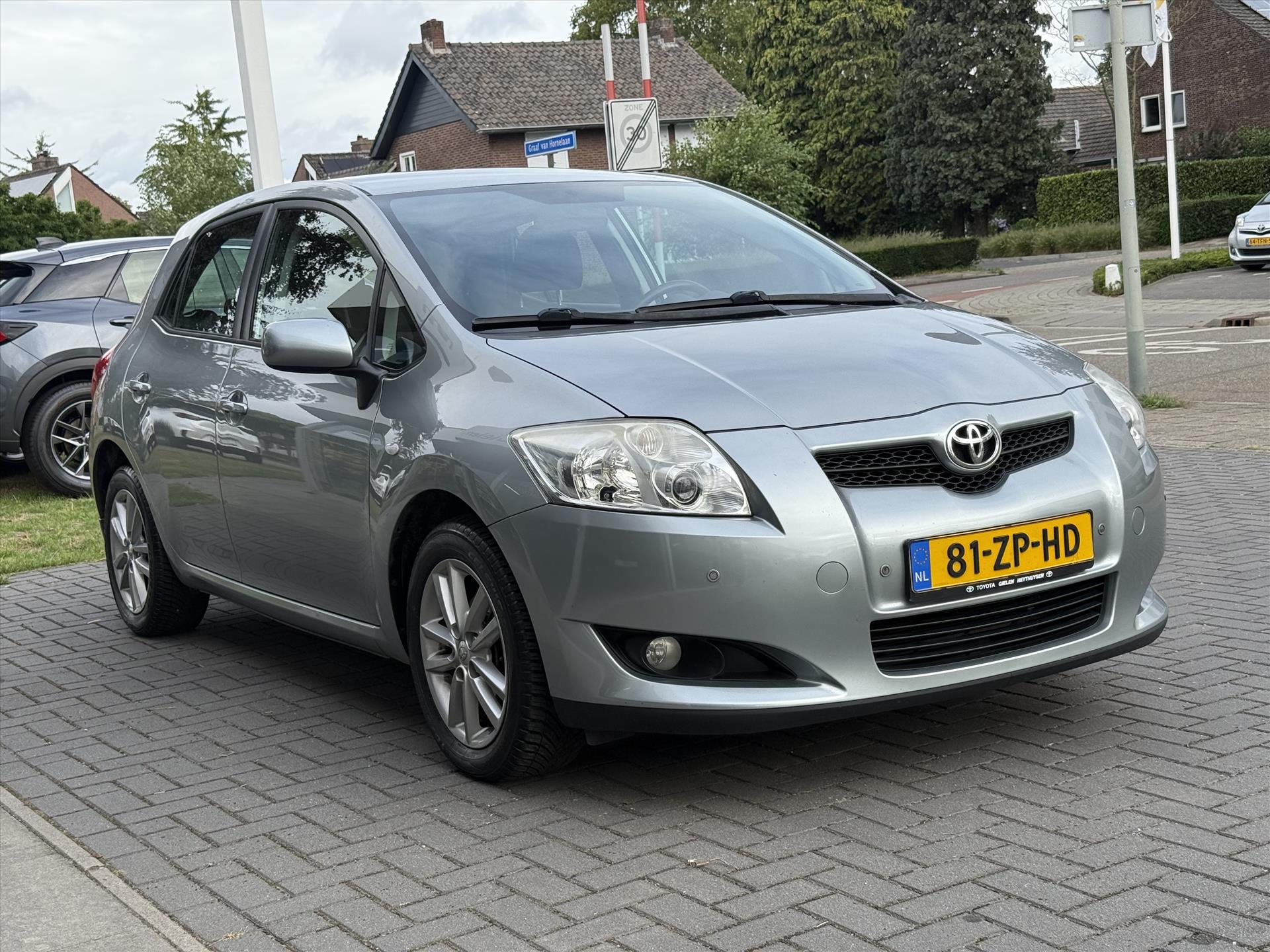 Toyota Auris 1.6 VVT-I 5DR Dynamic | Trekhaak, Lichtmetalen velgen, Cruise control, Climate control, Radio/CD-Speler, Zeer mooi! 46990627-3.jpg | Autobedrijf Gielen