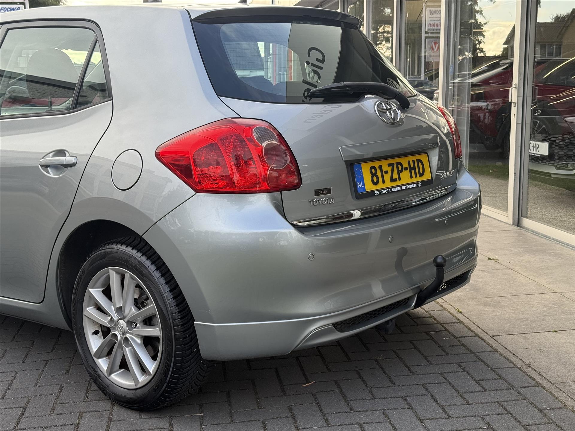 Toyota Auris 1.6 VVT-I 5DR Dynamic | Trekhaak, Lichtmetalen velgen, Cruise control, Climate control, Radio/CD-Speler, Zeer mooi! 46990627-4.jpg | Autobedrijf Gielen