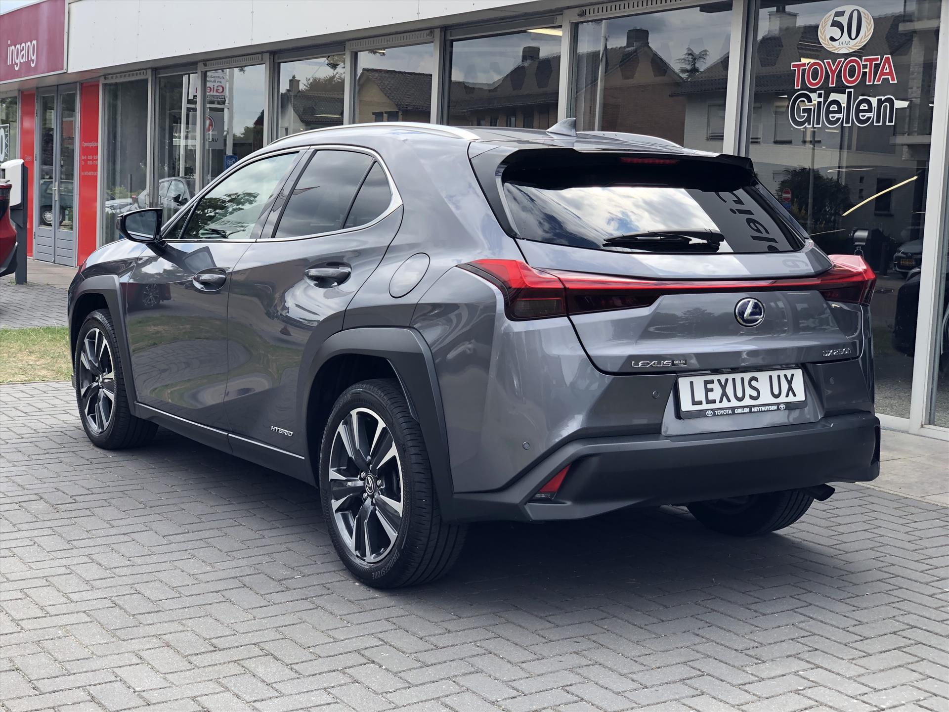 Lexus UX 250h Preference Line | 18inch, Dodehoekherkenning, Keyless, Parkeersensoren, Stoel + Stuurverwarming, Apple CarPlay/Android Auto 47034871-2.jpg | Autobedrijf Gielen