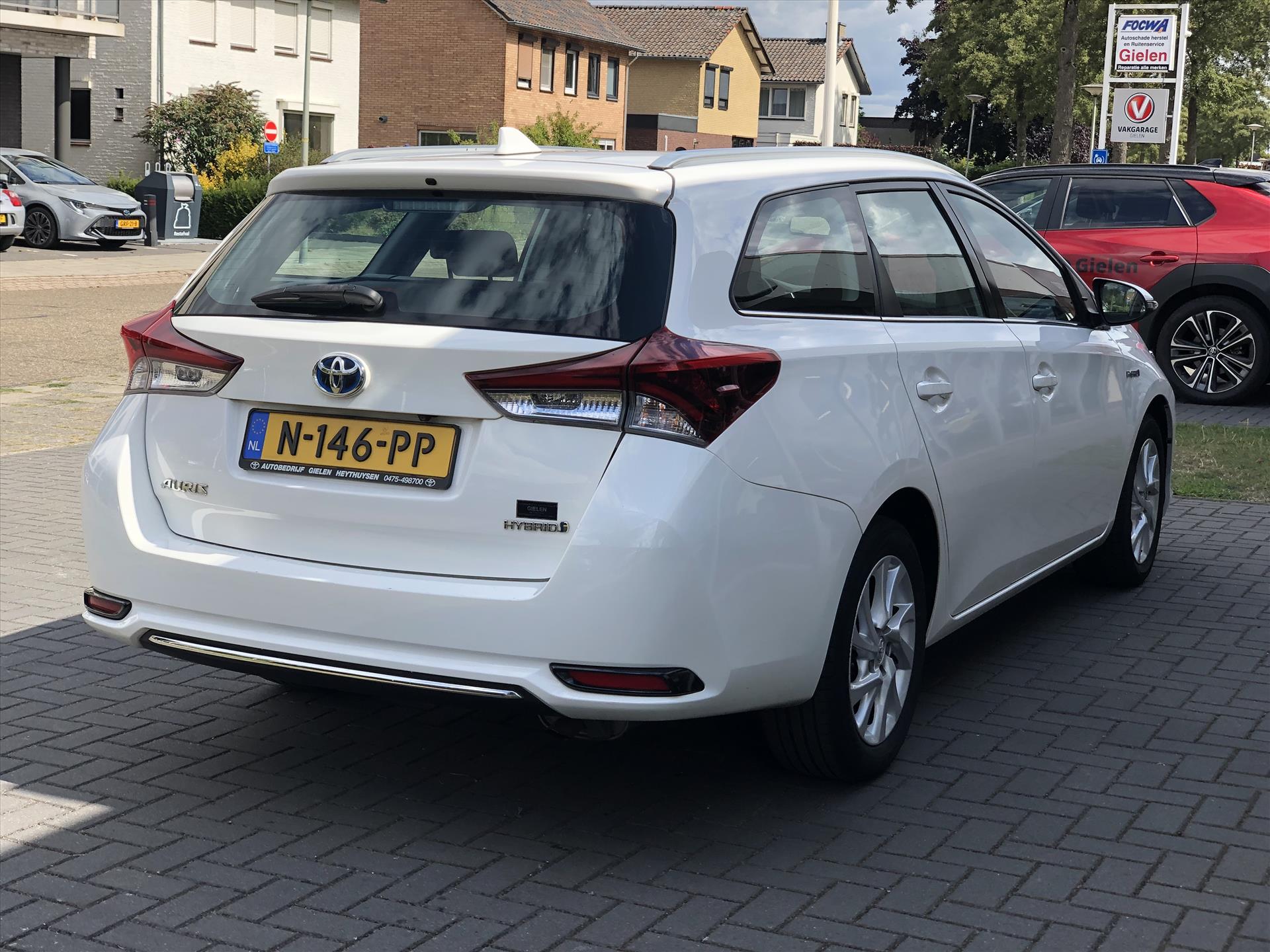 Toyota Auris 1.8 Hybrid Dynamic Ultimate | Climate control, Stoelverwarming, Navigatie, Achteruitrijcamera, Cruise control 47064641-1.jpg | Autobedrijf Gielen